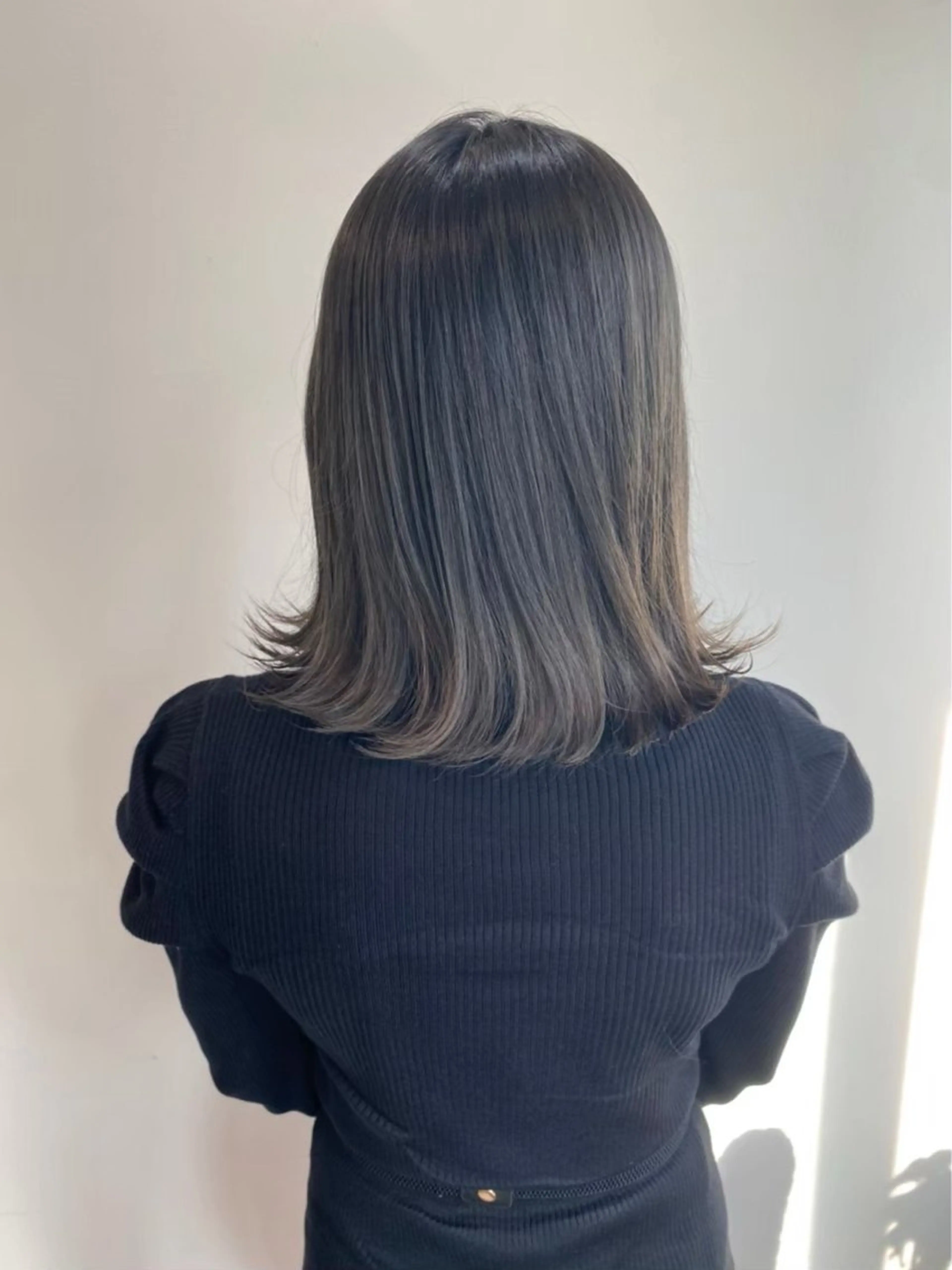 ミディアム ili 梅田のヘアスタイル