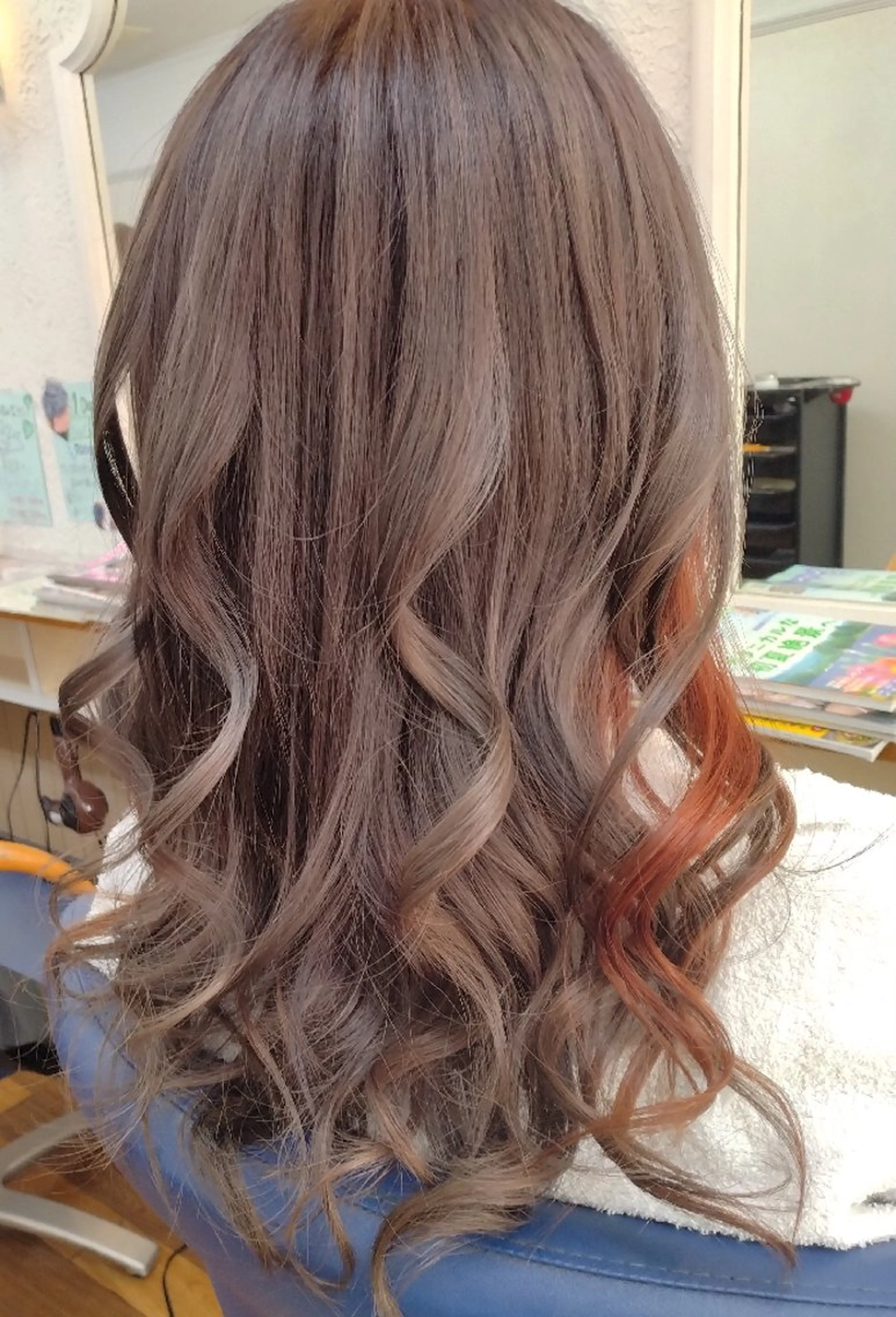 ロング カラー ヘアアレンジ イヤリングカラー グレージュ ミルクティーグレージュ オレンジ IDo21いど美容室 森長店長のヘアスタイル