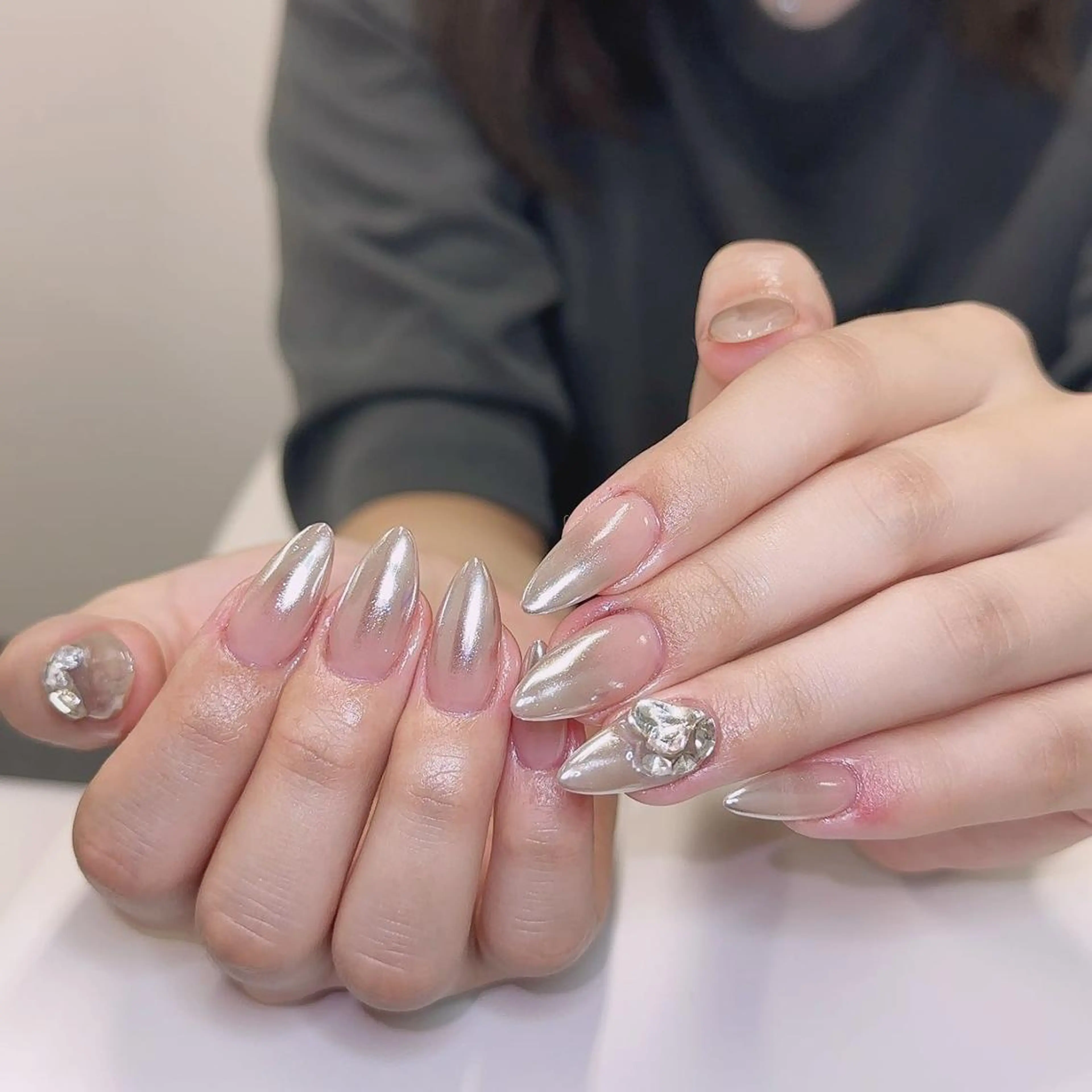 ネイル アートネイル 長さ出し ネイルチップ Queens PUPUのネイルデザイン