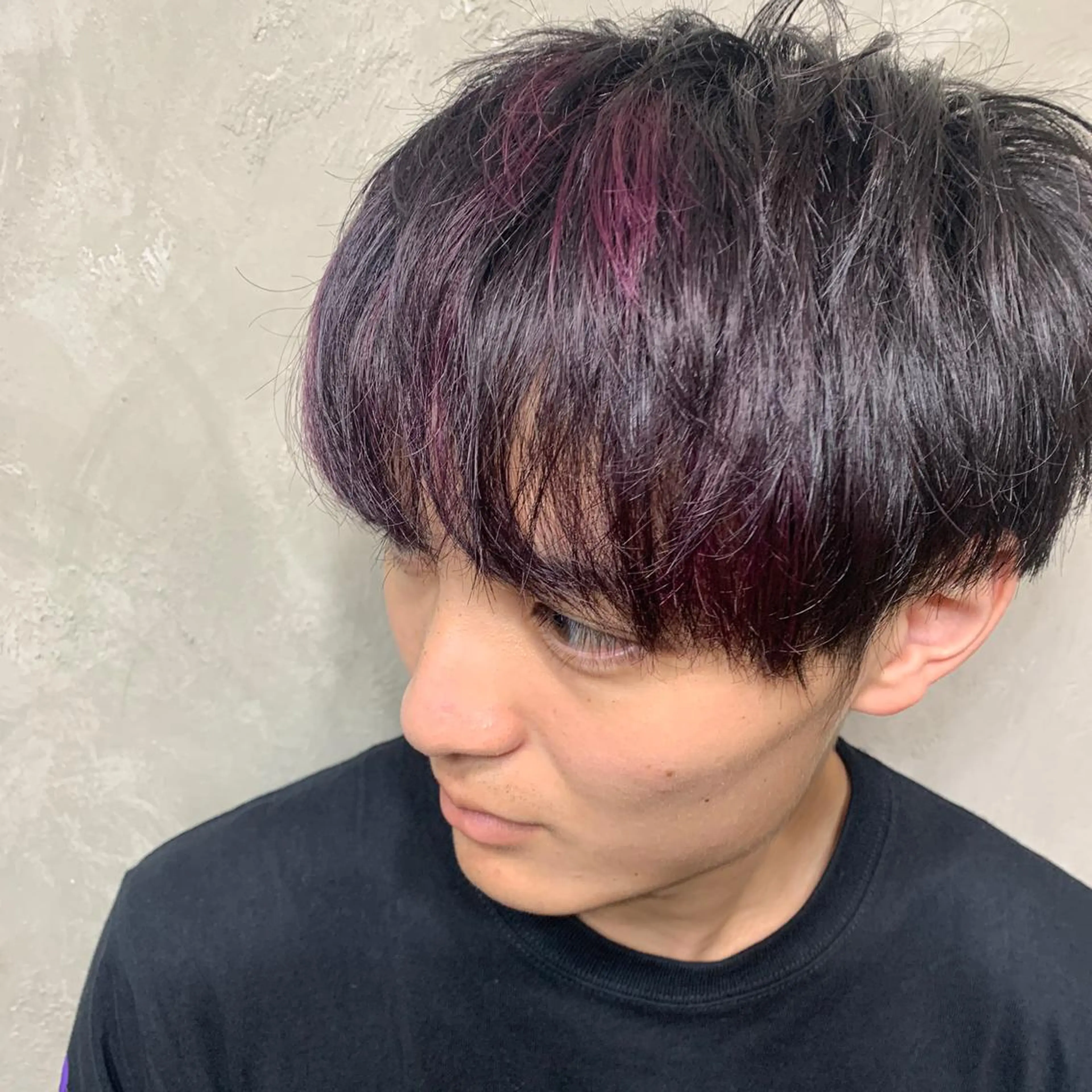 炭酸シャンプーで毛穴の奥深くまで汚れを落とし、スパ用のトリートメントでしっかり15分間ヘッドスパしていきます💆‍♀️✨の写真