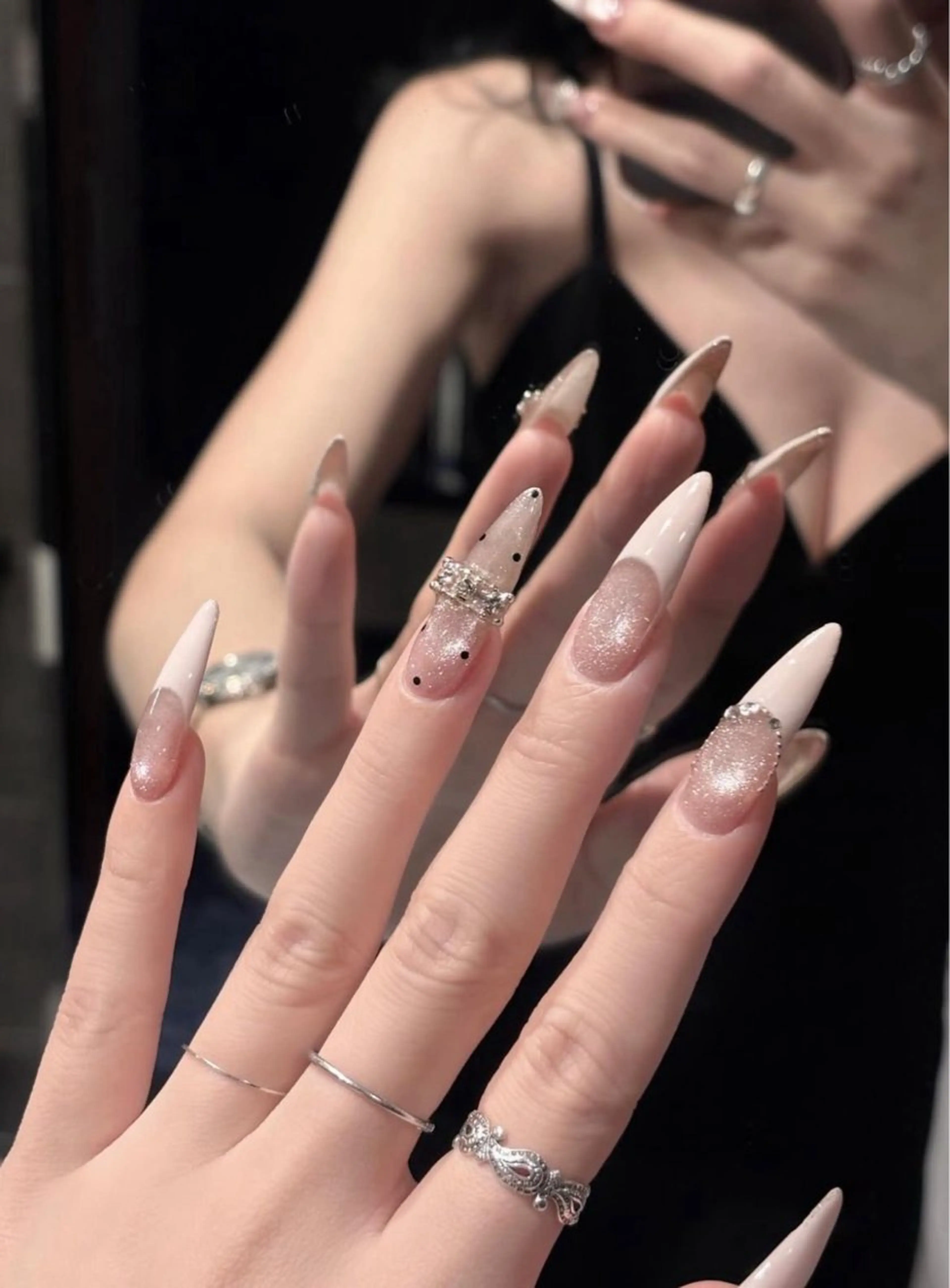 ネイル キラキラネイル 韓国ネイル 持ち込み ワンホンネイル ハンドネイル JOSIE nail studioのネイルデザイン