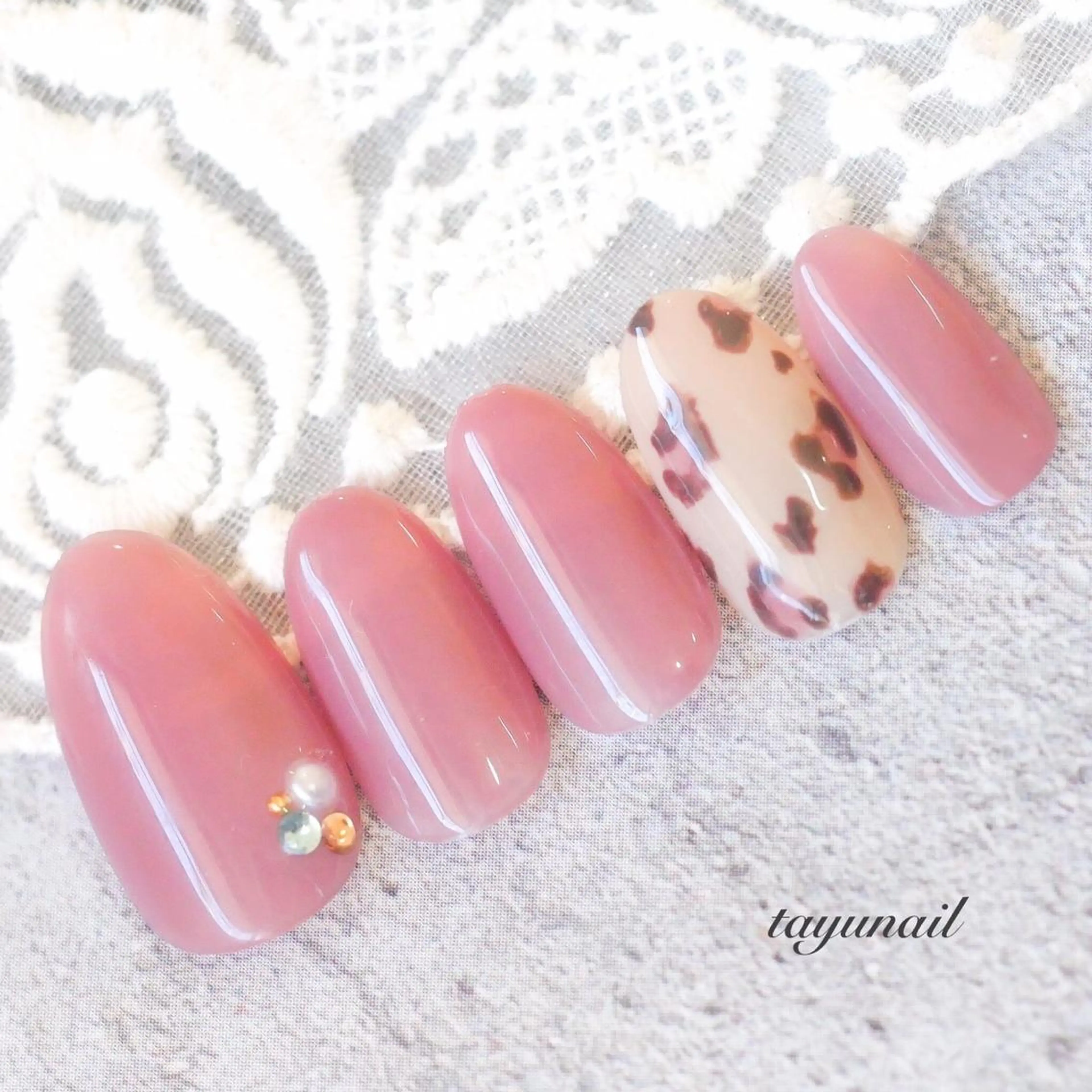 ネイル アニマル柄 アートネイル ジェルネイル ニュアンスネイル ワンカラーネイル ハンドネイル ネイルサロン 【たゆnail】のネイルデザイン