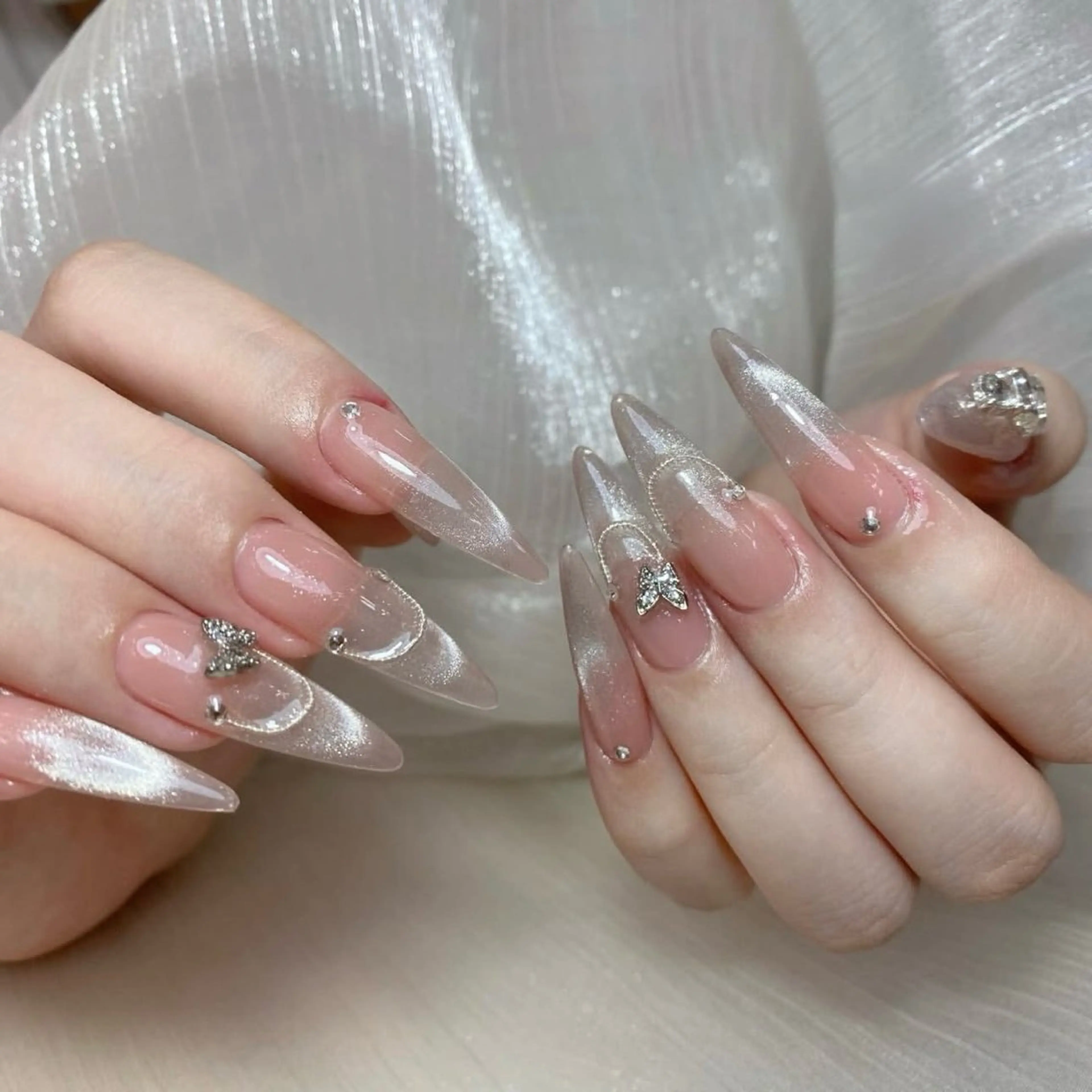 ネイル アートネイル チークネイル 氷ネイル・うるうるネイル 韓国ネイル マグネットネイル ハンドネイル NAILS168 新大久保店のネイルデザイン