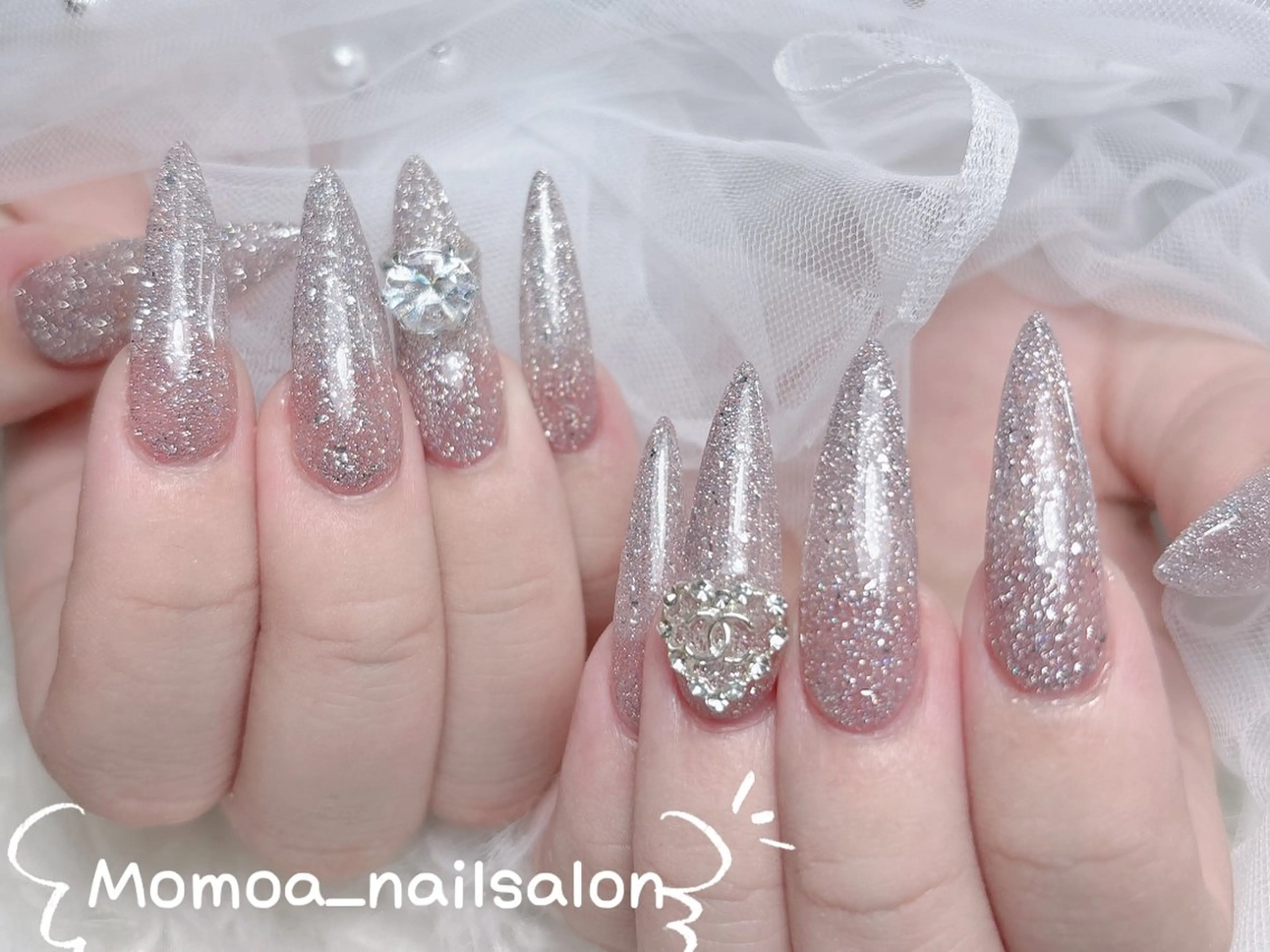 ネイル 成人式 ロングネイル マグネットネイル 大理石ネイル(マーブル) リボン ハンドネイル MoMoA Nail ネイル長さ出し専門店のネイルデザイン