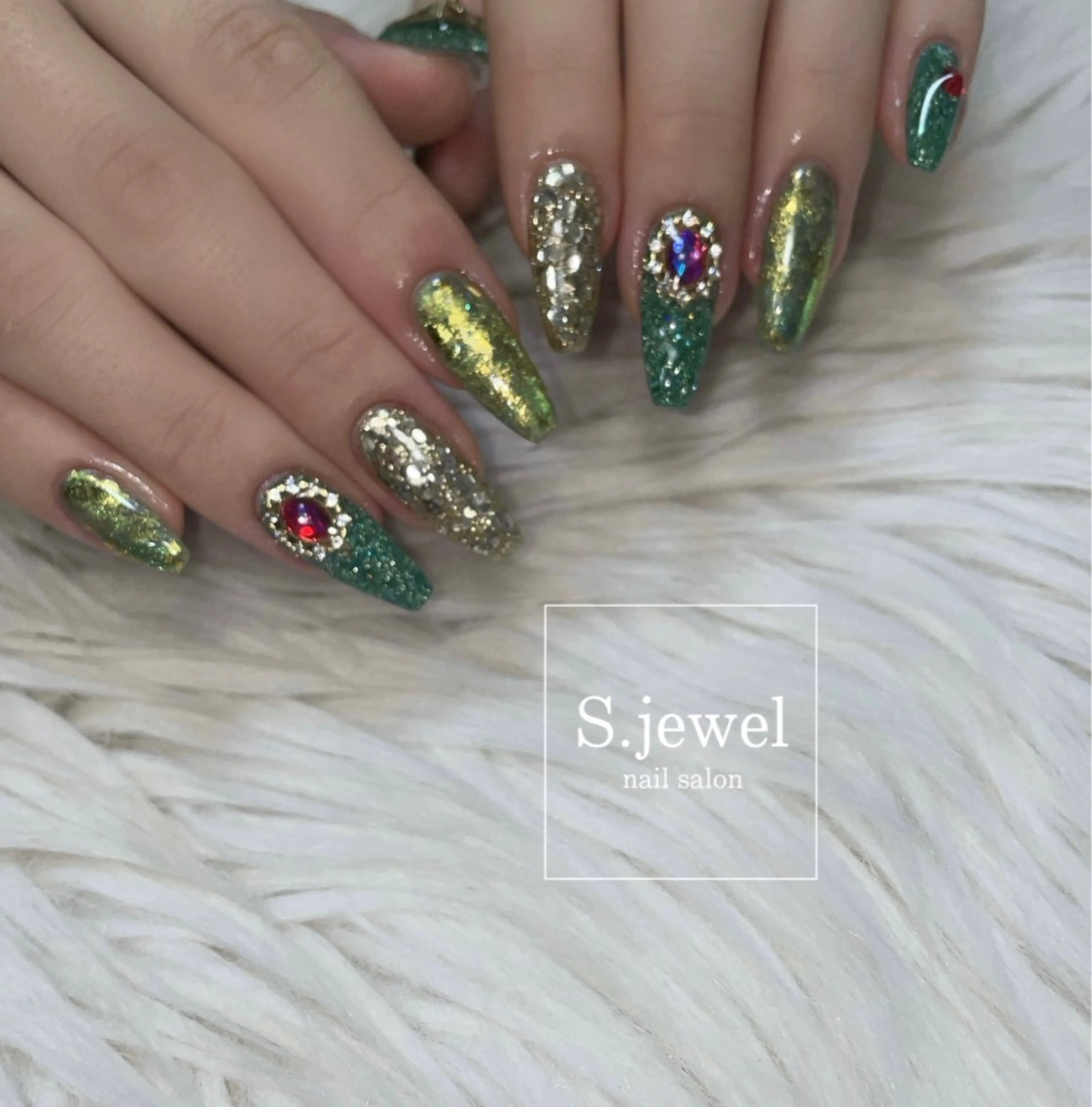 ネイル S♡JEWEL所属・S. JEWELのネイルデザイン