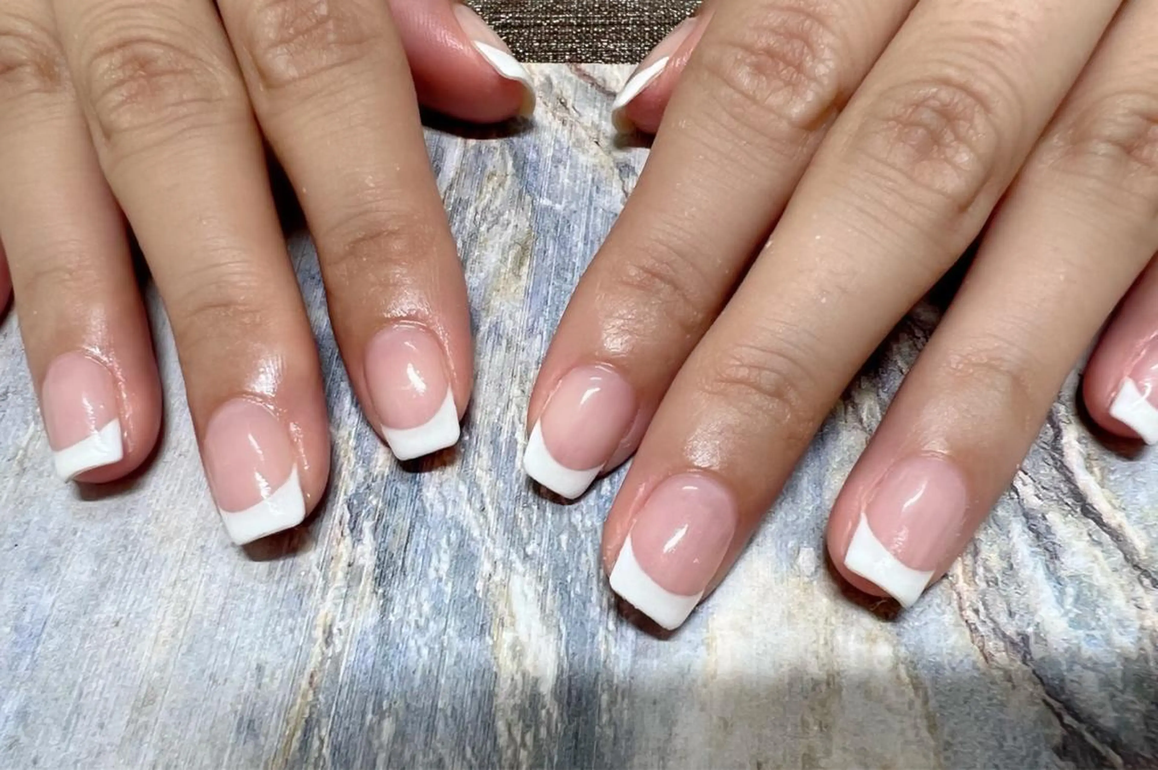 ネイル フレンチネイル mogunail &blowのネイルデザイン