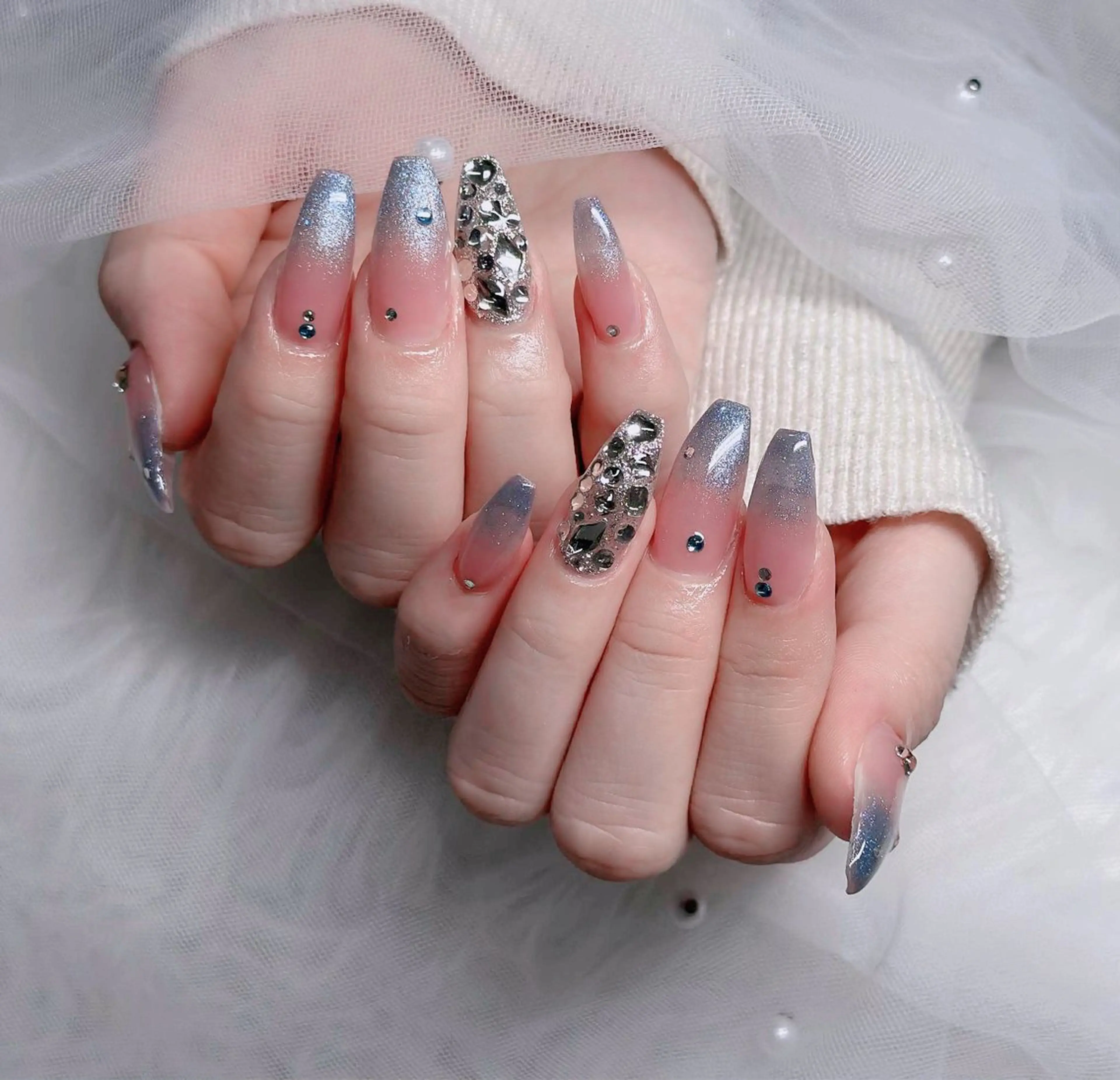 ネイル オーロラネイル フレンチネイル ジェルネイル ハロウィン キラキラネイル ハンドネイル H.baby Nail Salonのネイルデザイン