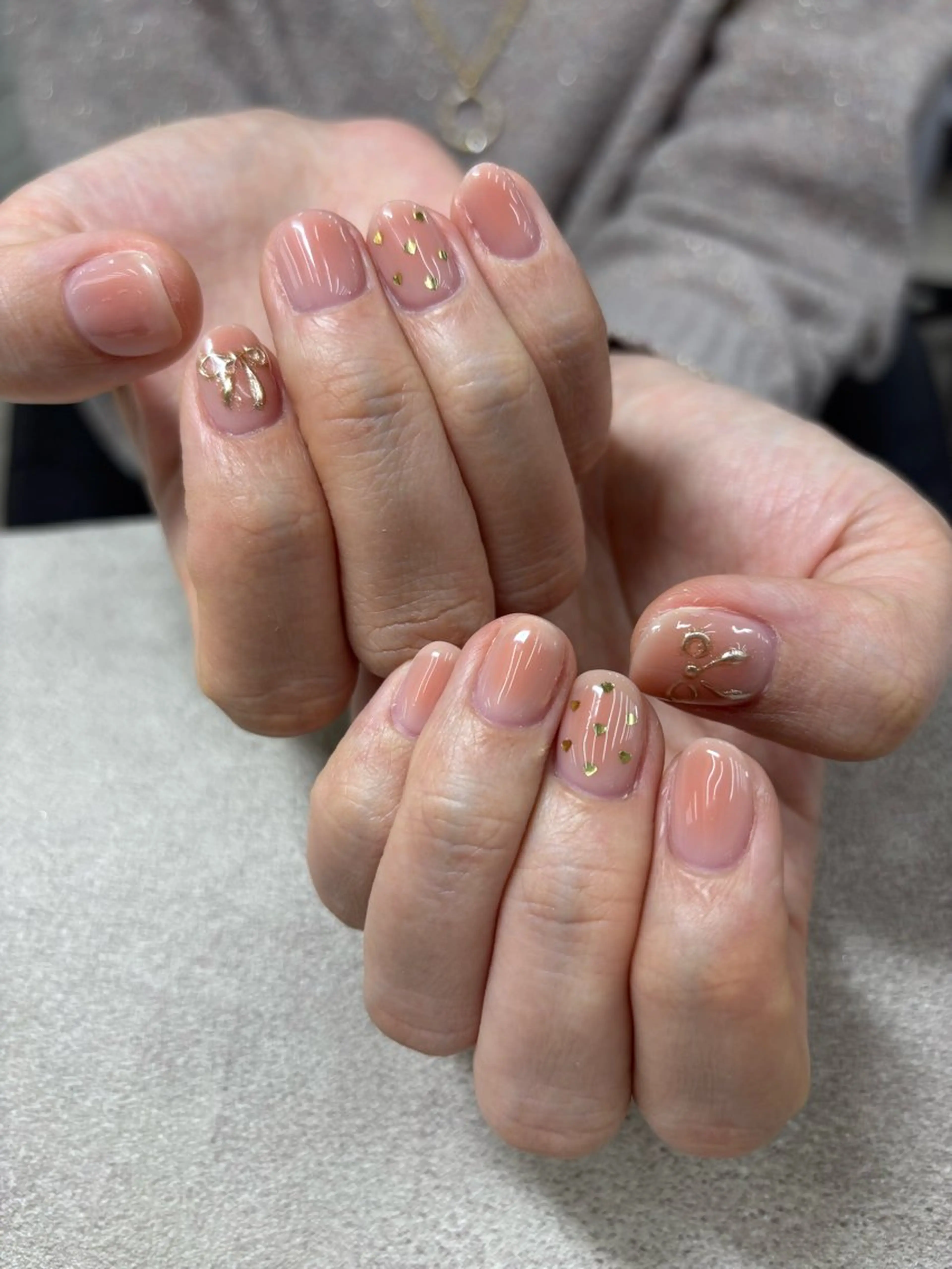 ネイル チークネイル MAXKELLY EMIのネイルデザイン