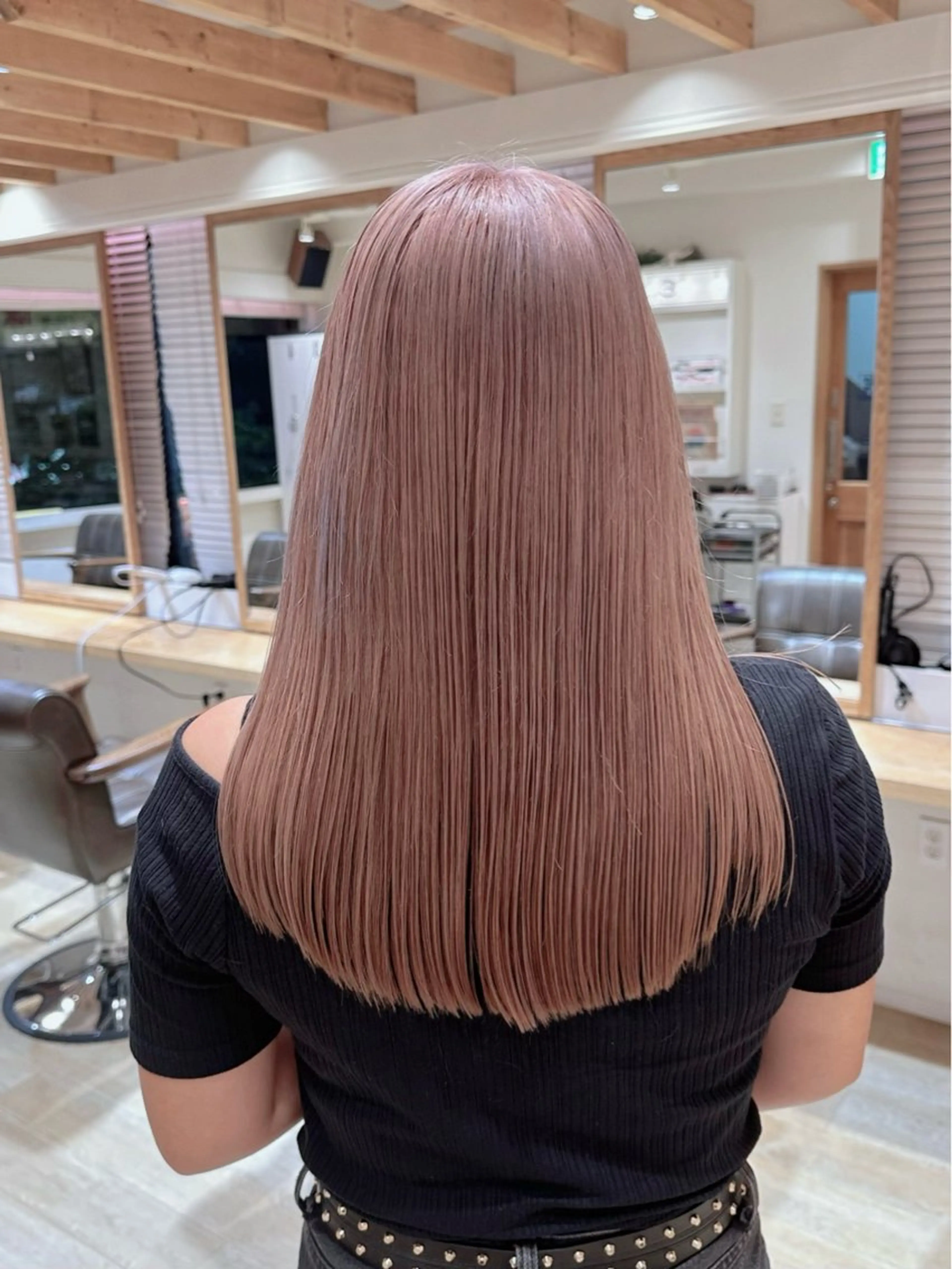 セミロング 新宿 木下拓哉のヘアスタイル