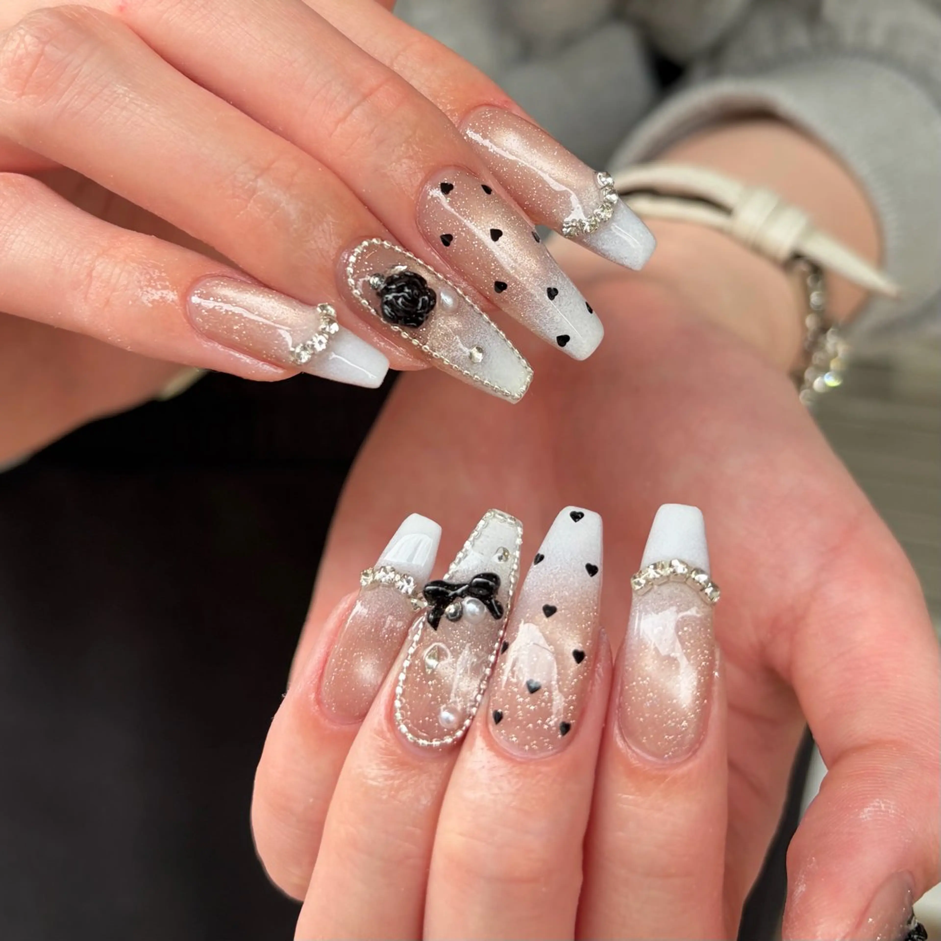 ネイル グラデーション マグネットネイル リボン ハンドネイル ballie／小野原 なつみのネイルデザイン