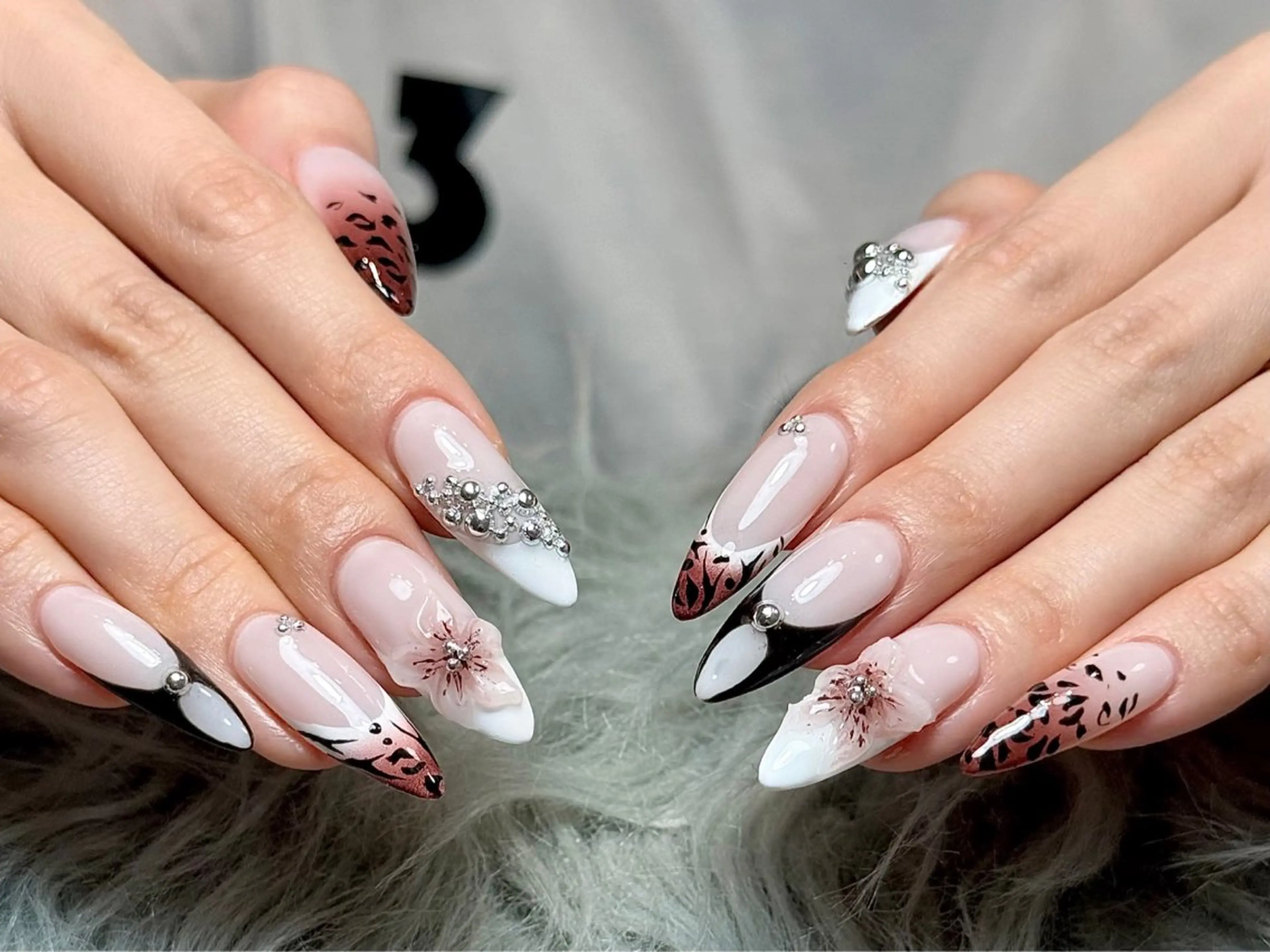 ネイル フレンチネイル ジェルネイル キラキラネイル 韓国ネイル レース Julli NailStudioのネイルデザイン