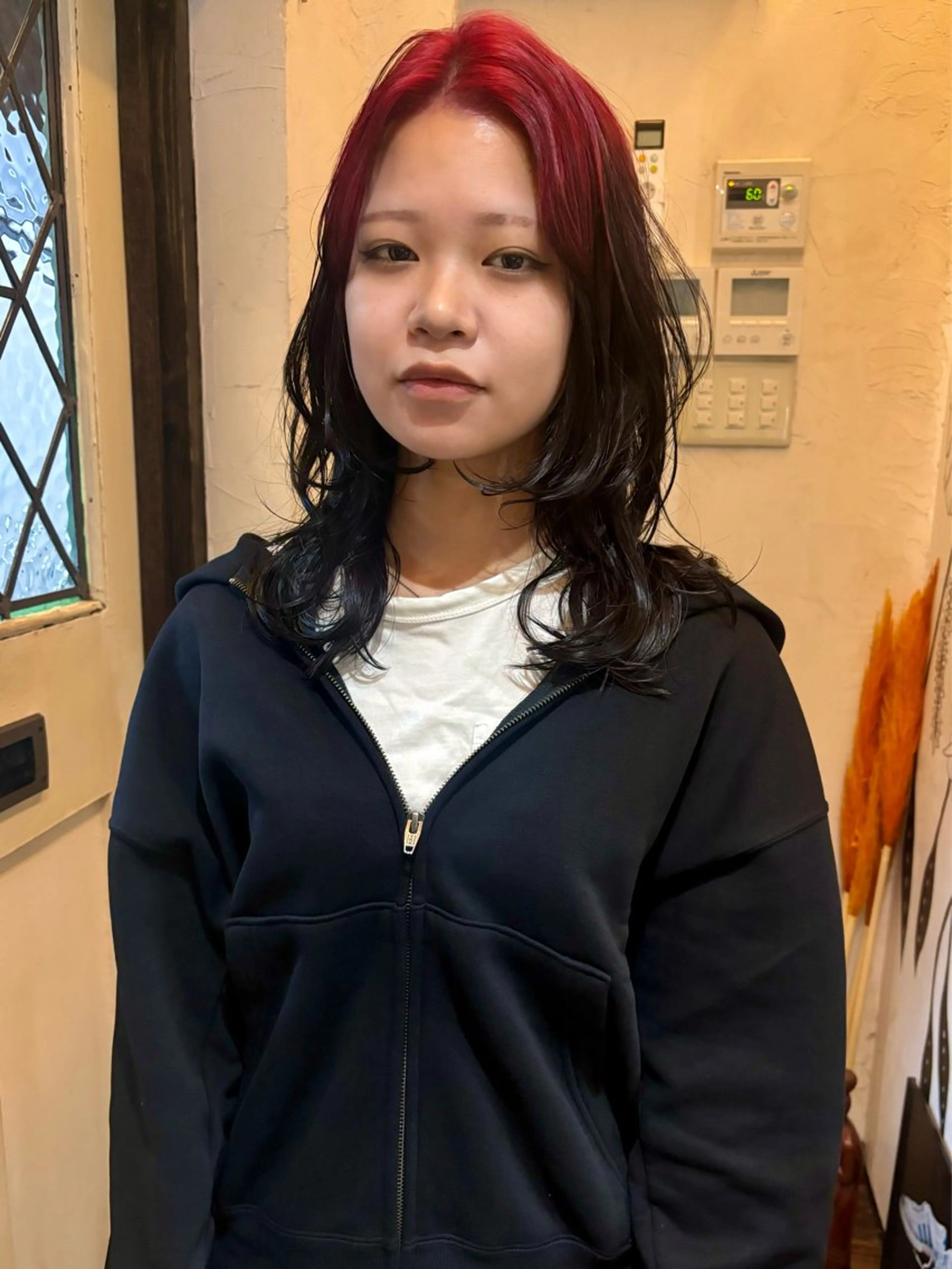 ミディアム レイヤーカット カット ヘアカラー 大石 朱純のヘアスタイル