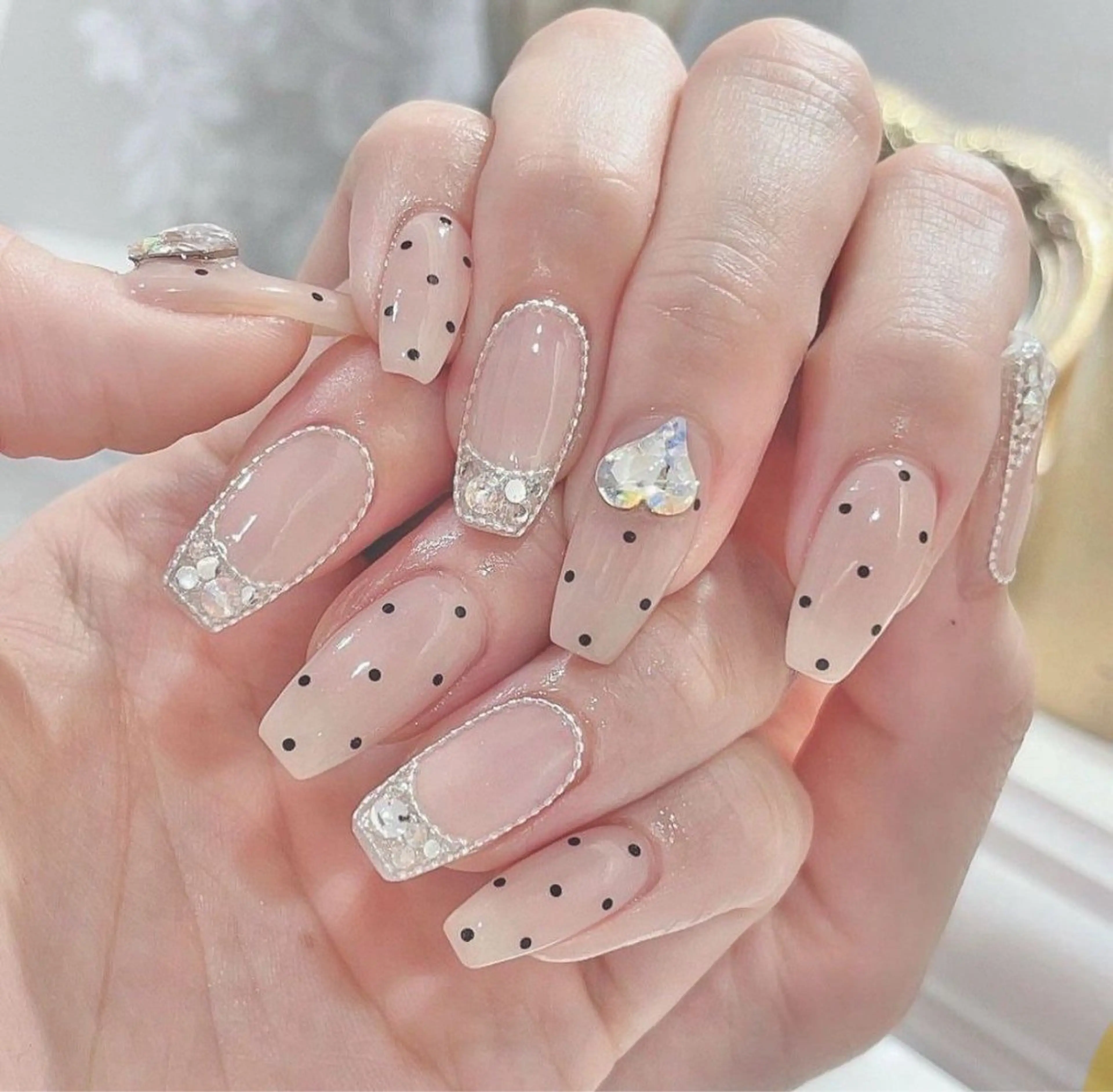 カラー グラデーションカラー ピンクカラー ハンドネイル AIN Nailのネイルデザイン