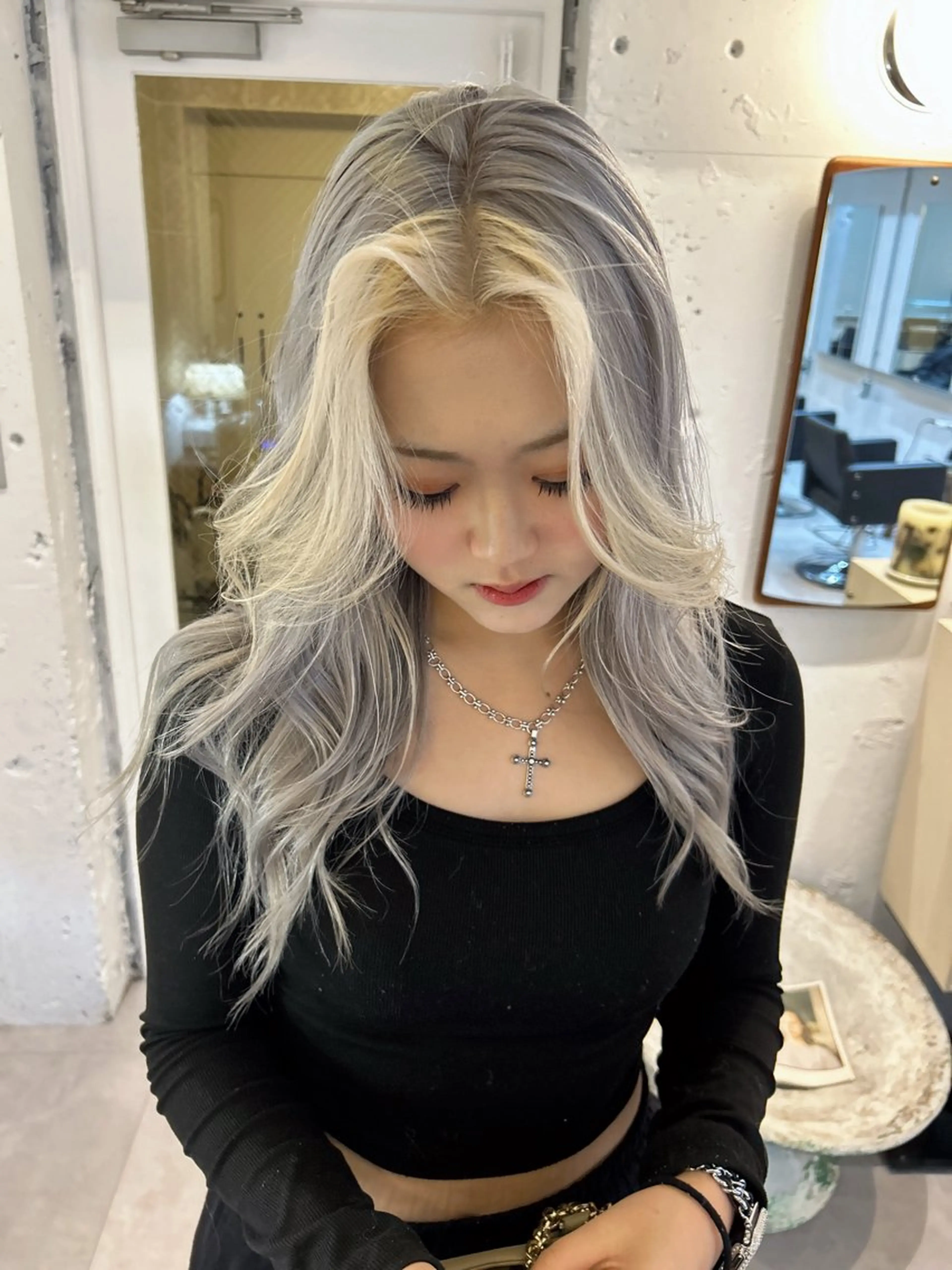 ロング 綺星 ハイトーン/デザインのヘアスタイル