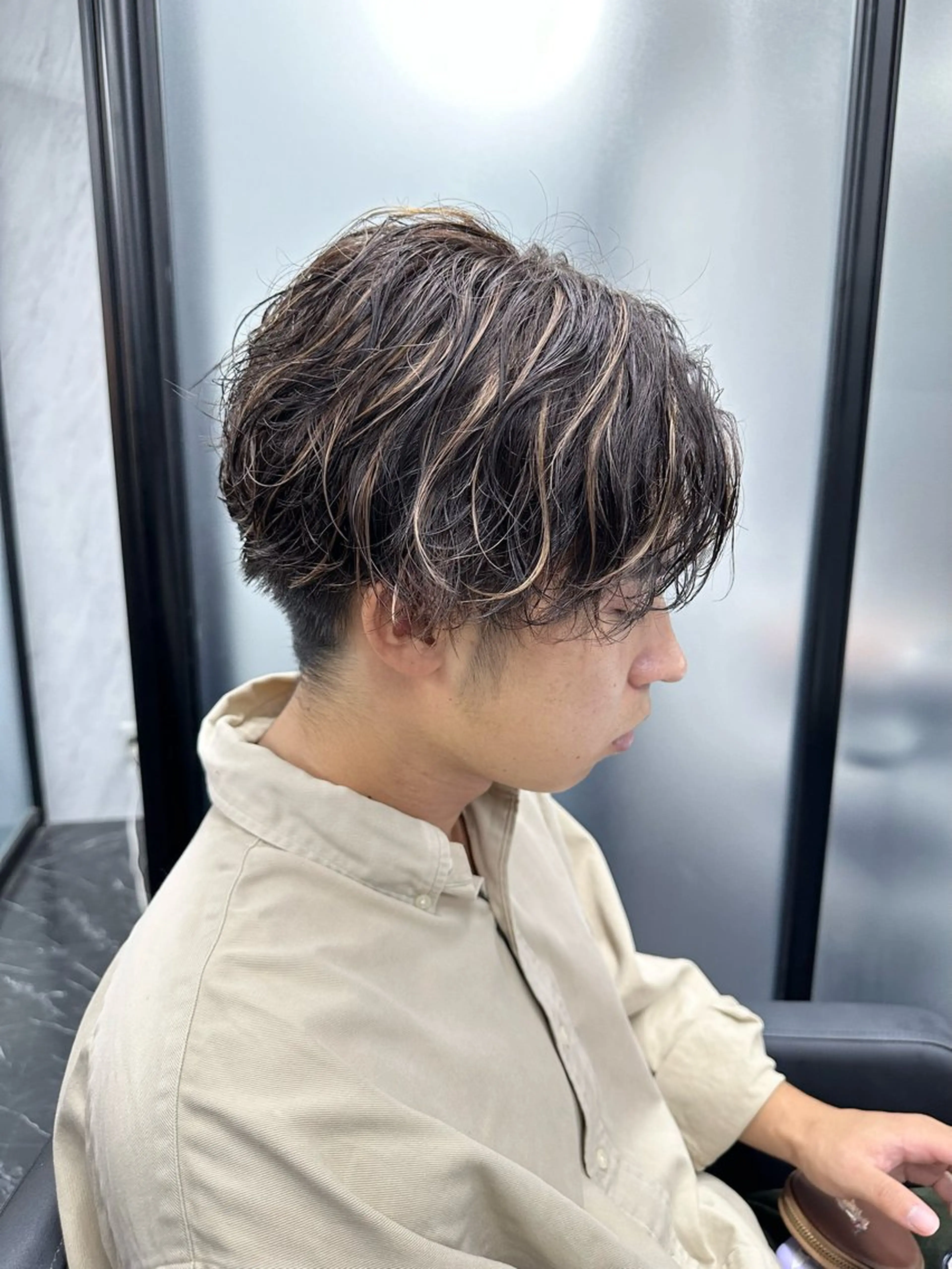 ミディアム カラー パーマ メンズ メンズハイトーン ハイトーンカラー カット ヘアカラー ミルボンAujua認定サロン Ria OSAKA 梅田所属・メンズ特化/ マンツーマン/Ryuのヘアスタイル