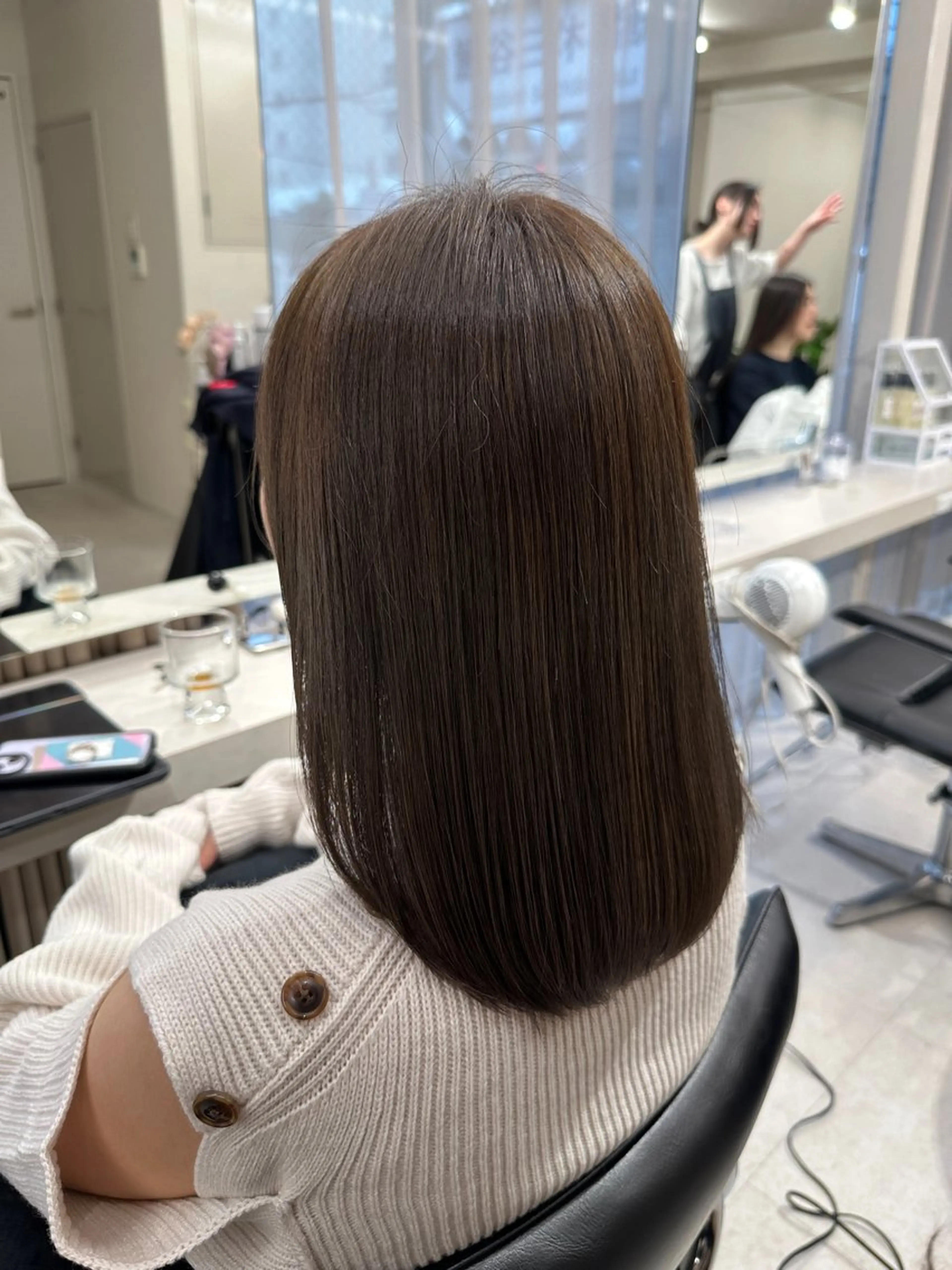 ミディアム パーマ カット 縮毛矯正 トリートメント haru 髪質改善サロンのヘアスタイル