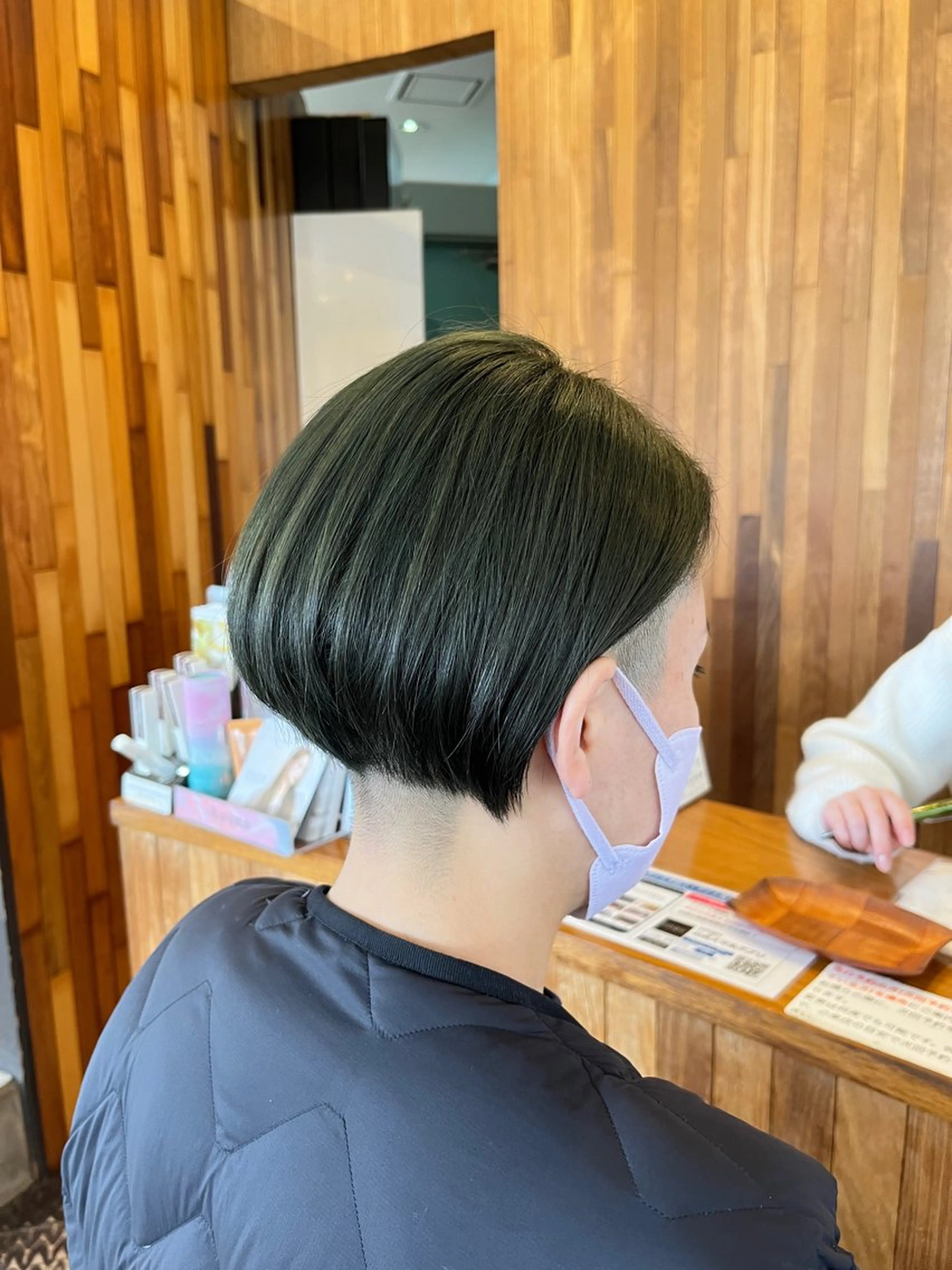 カラー ブリーチ ブルーカラー カット ヘアカラー 長南 やよいのヘアスタイル