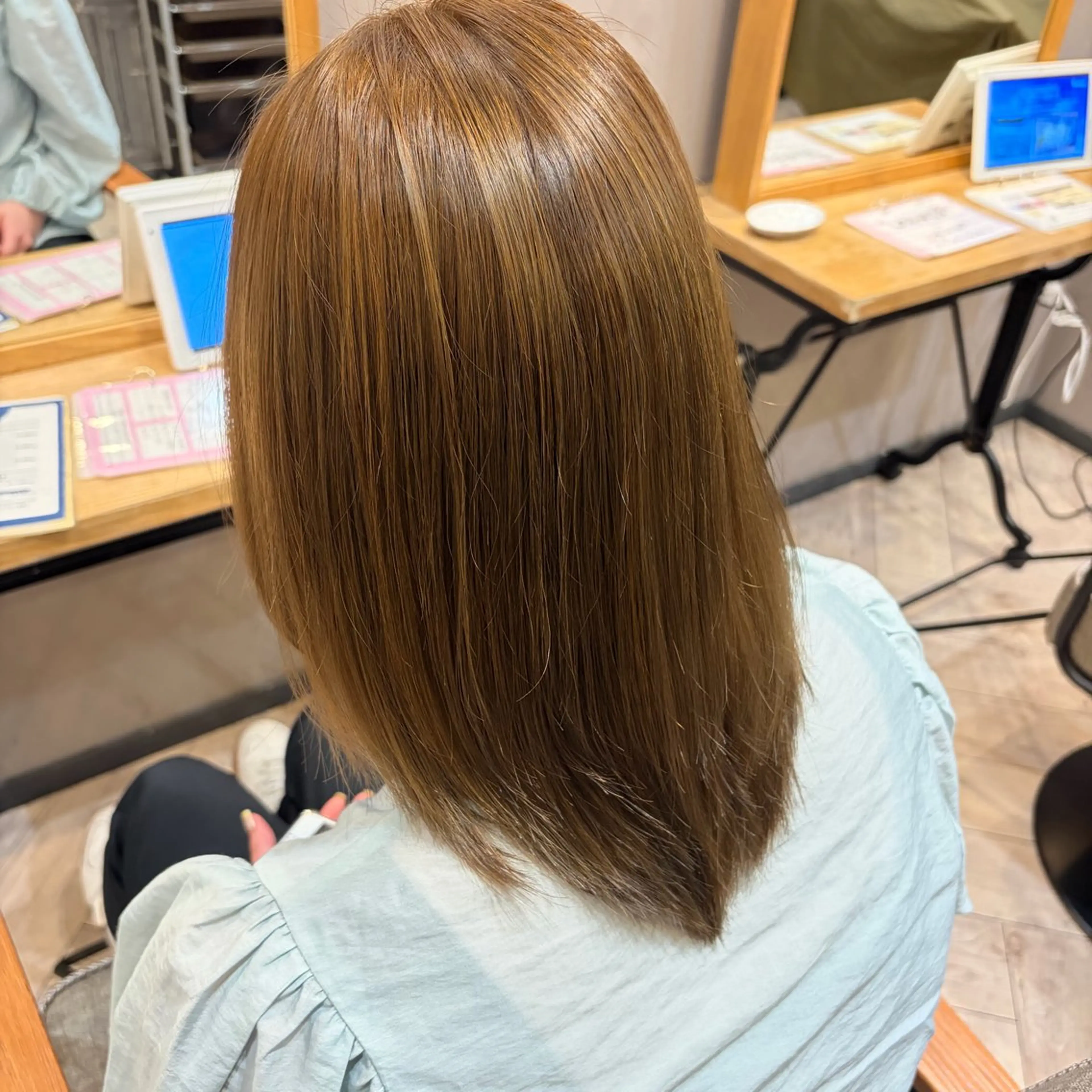 セミロング カラー 植野 さくらのヘアスタイル