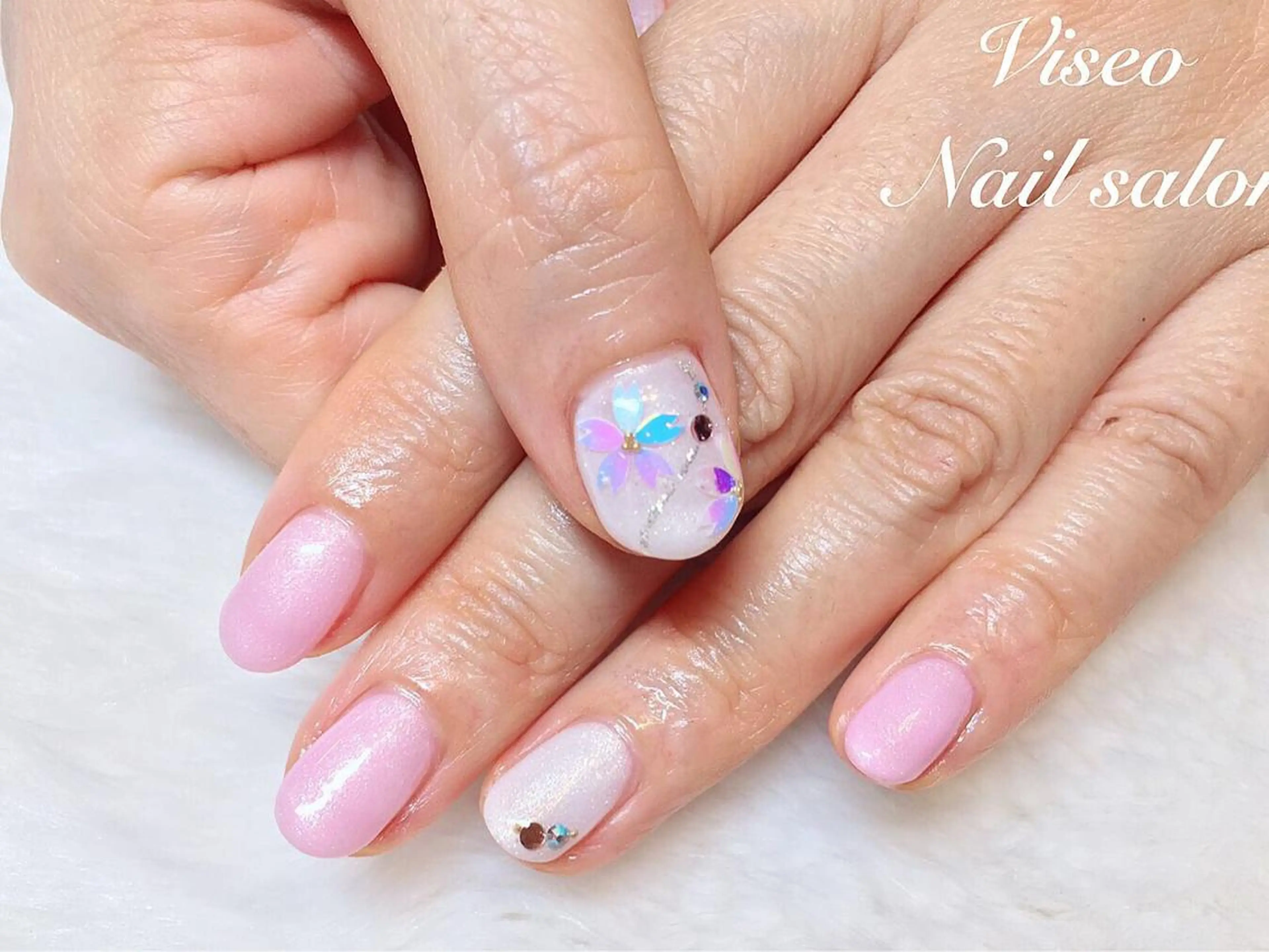 ネイル Viseo《6週間 長持ちパラジェル》のネイルデザイン