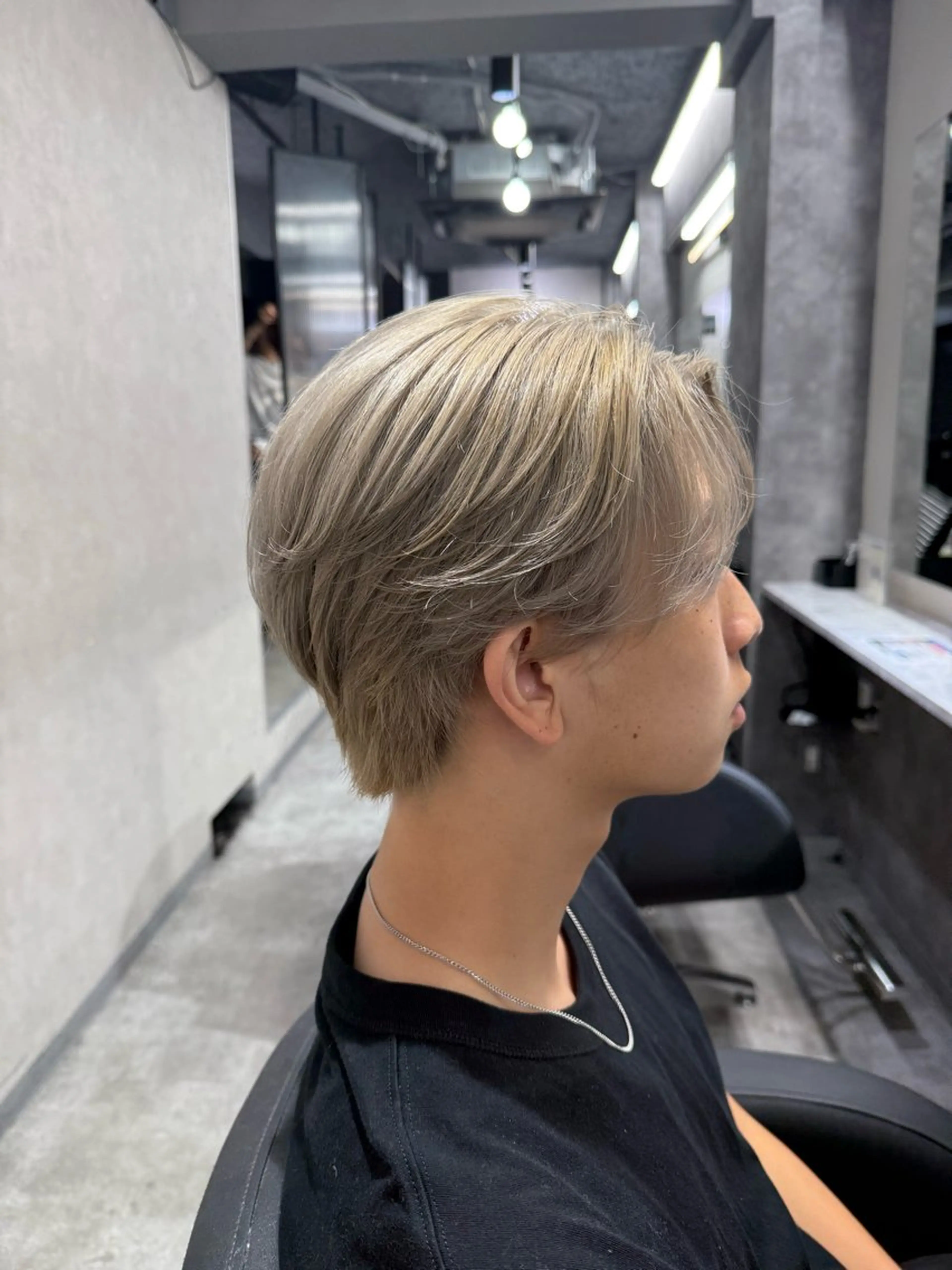 カラー メンズ メンズブリーチ ベージュカラー ブリーチ ホワイトベージュ パーマ職人🔥池袋 こうたろうのヘアスタイル