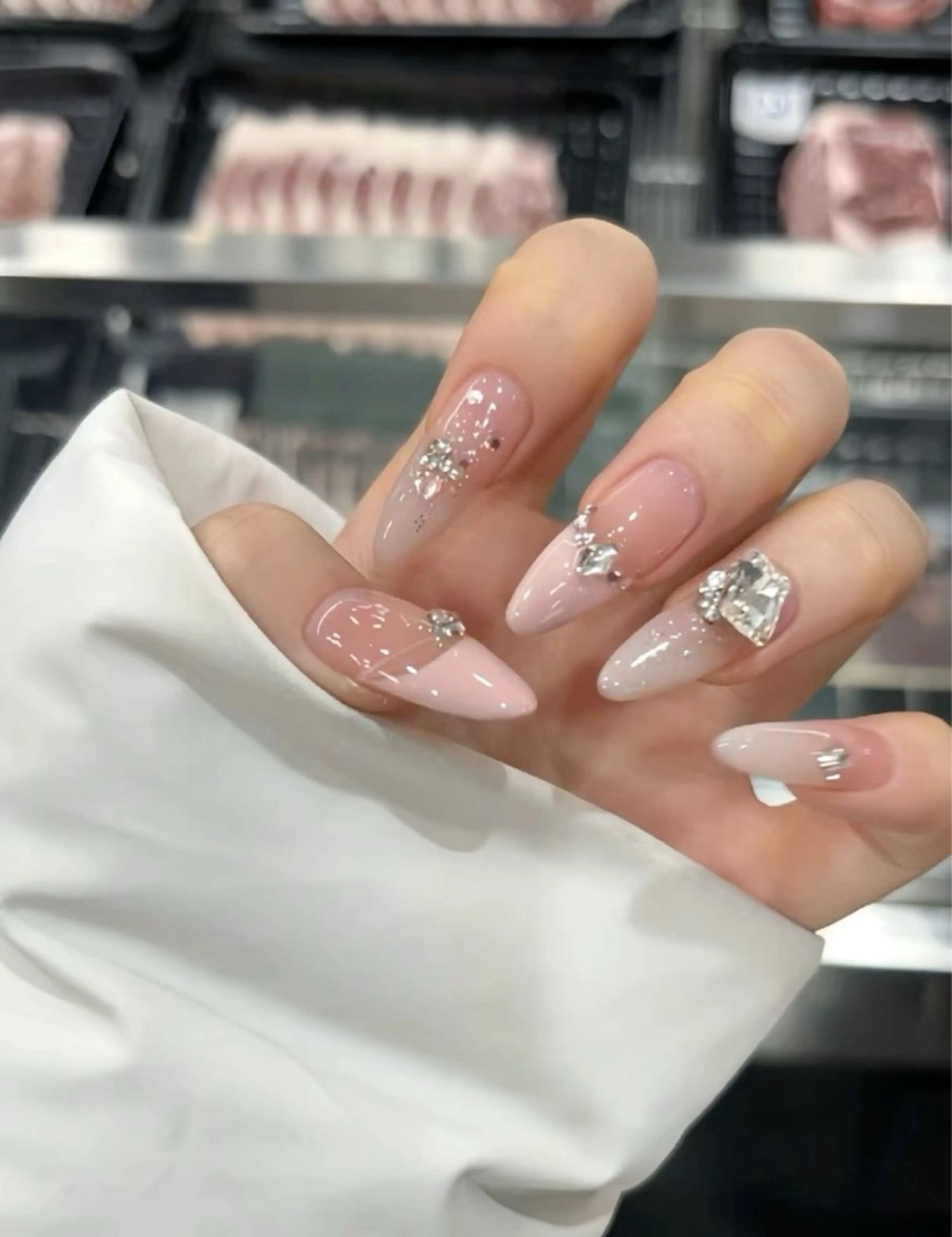 ネイル 韓国ネイル ニュアンスネイル シンプルネイル 春ネイル バレンタイン Nihonthy Nail 新宿のネイルデザイン
