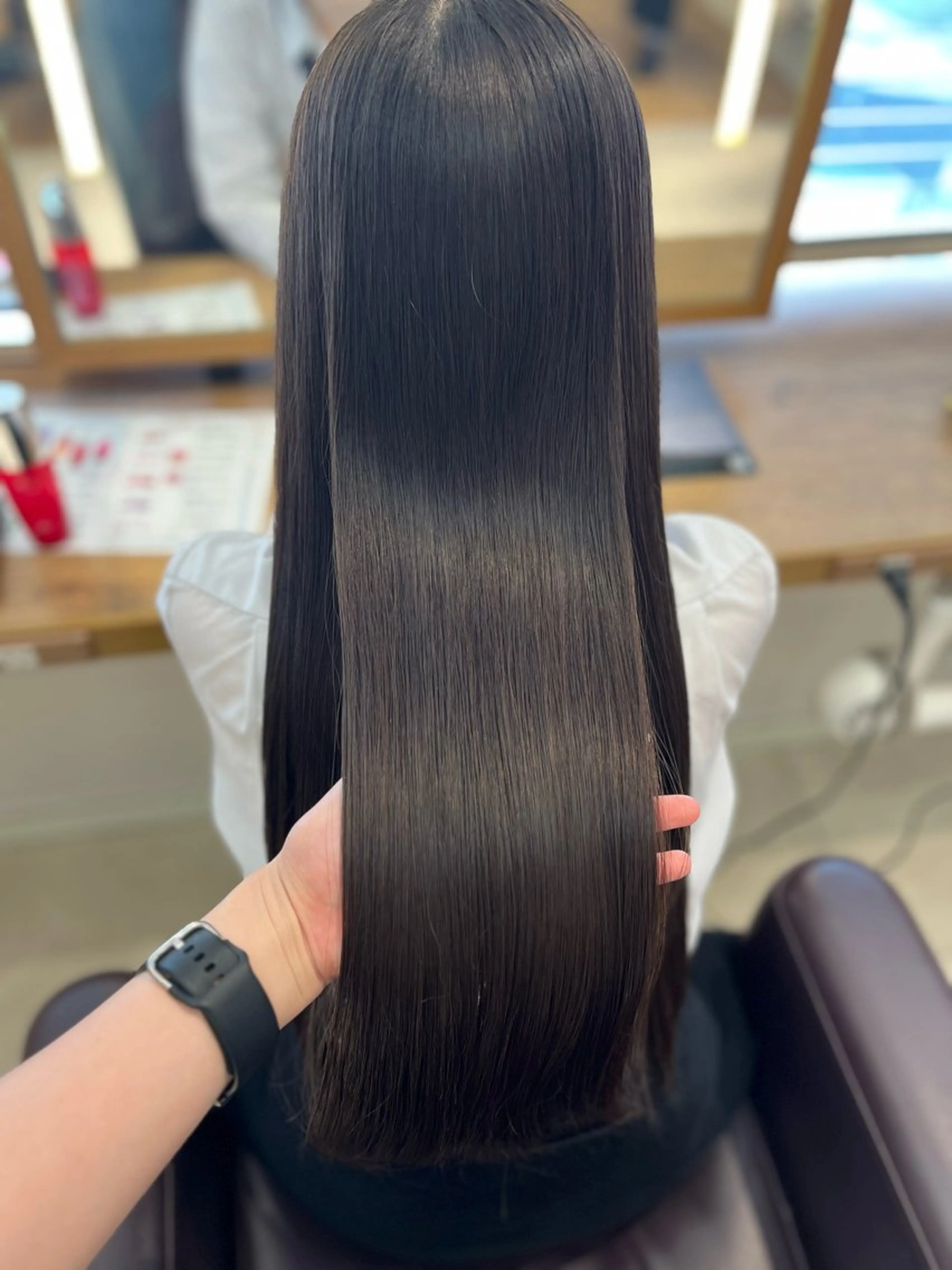 ロング パーマ 酸性ストレート ストレートパーマ カット ヘアカラー 縮毛矯正 透明感カラー/ 髪質改善/レイヤーのヘアスタイル