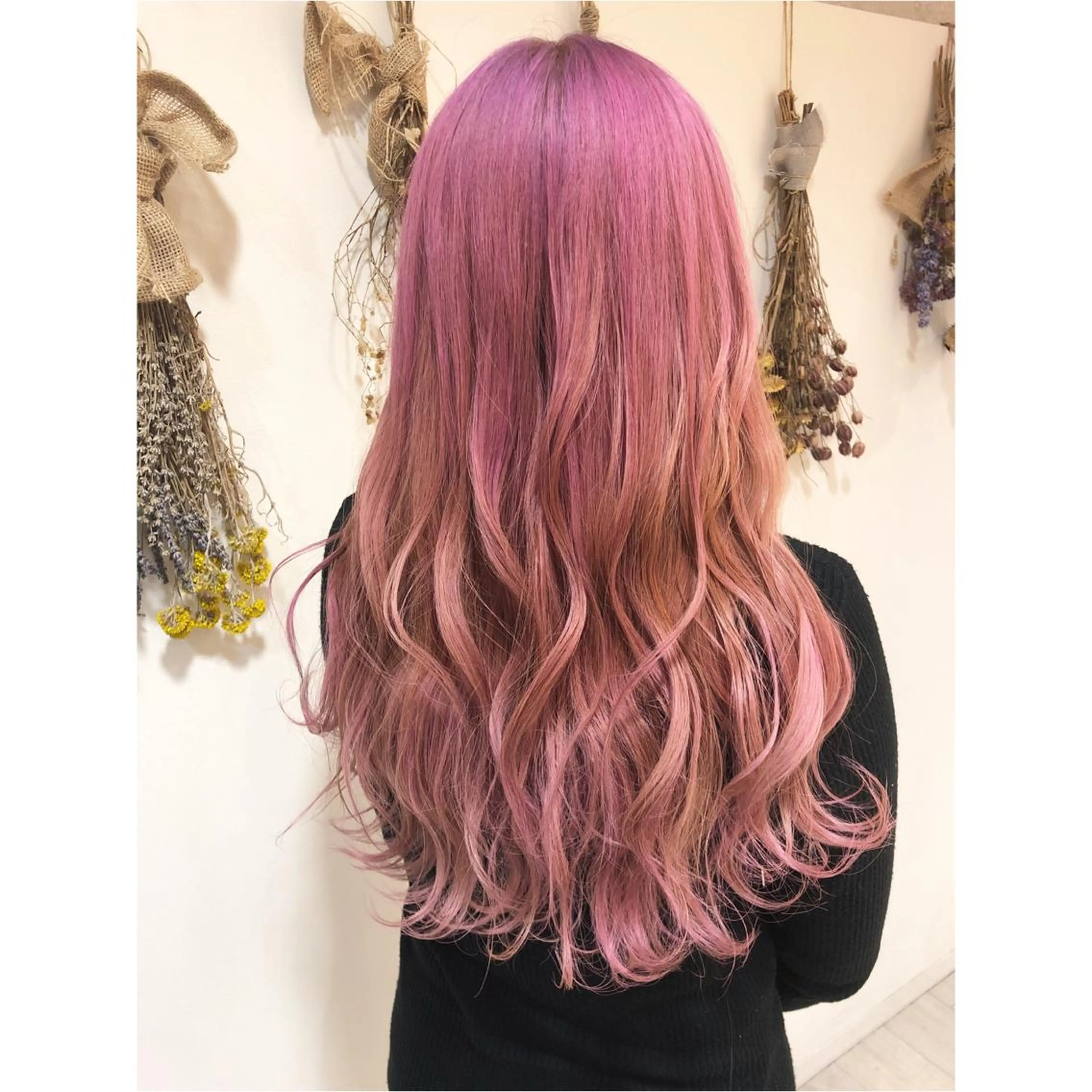 セミロング カラー ベージュカラー ブリーチ ピンクカラー 門田 恭弥のヘアスタイル