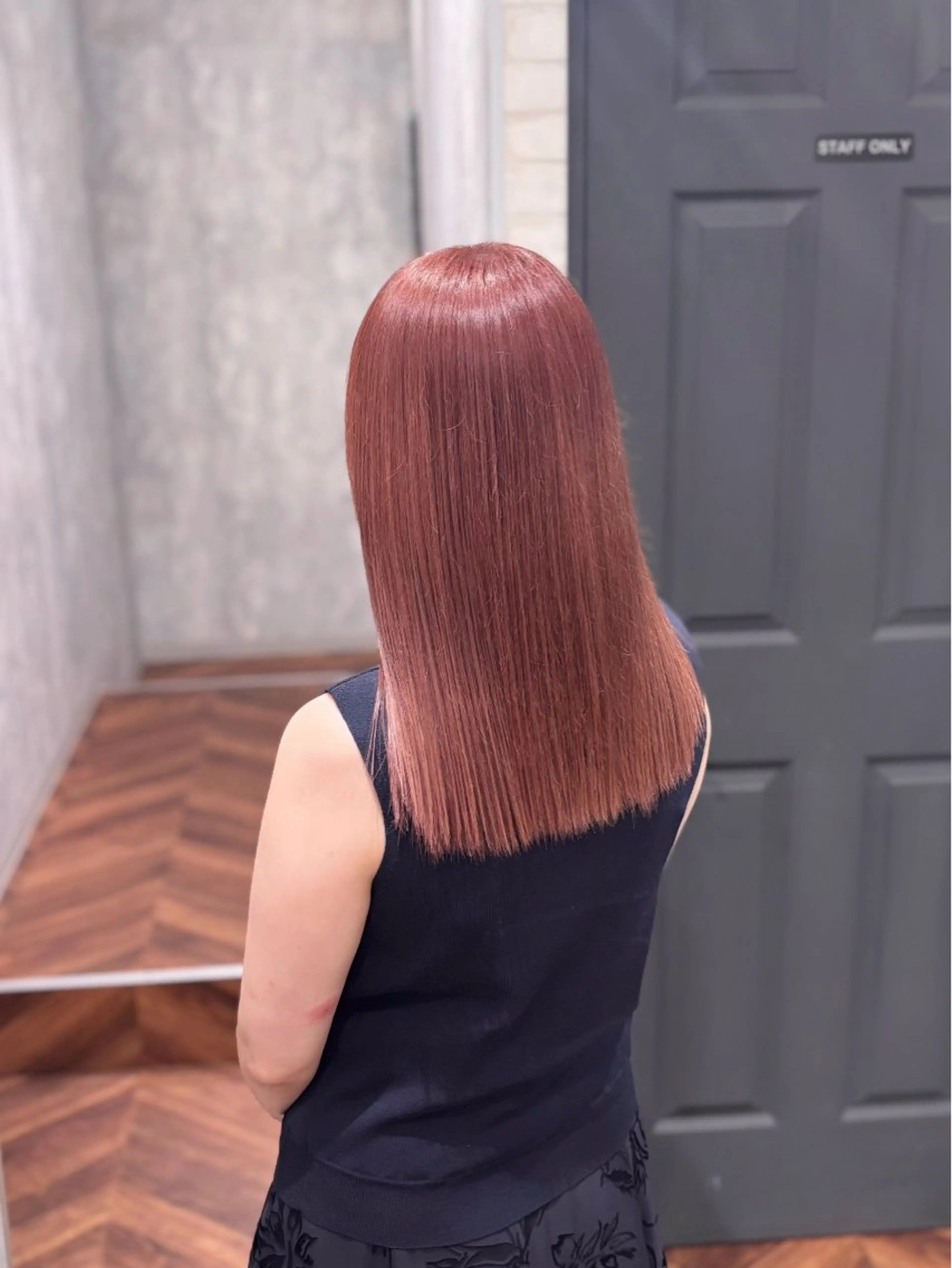 ミディアム カラー ピンクカラー カット ヘアカラー トリートメント 詩乃🎀ピンク 暖色系🫧レイヤーのヘアスタイル