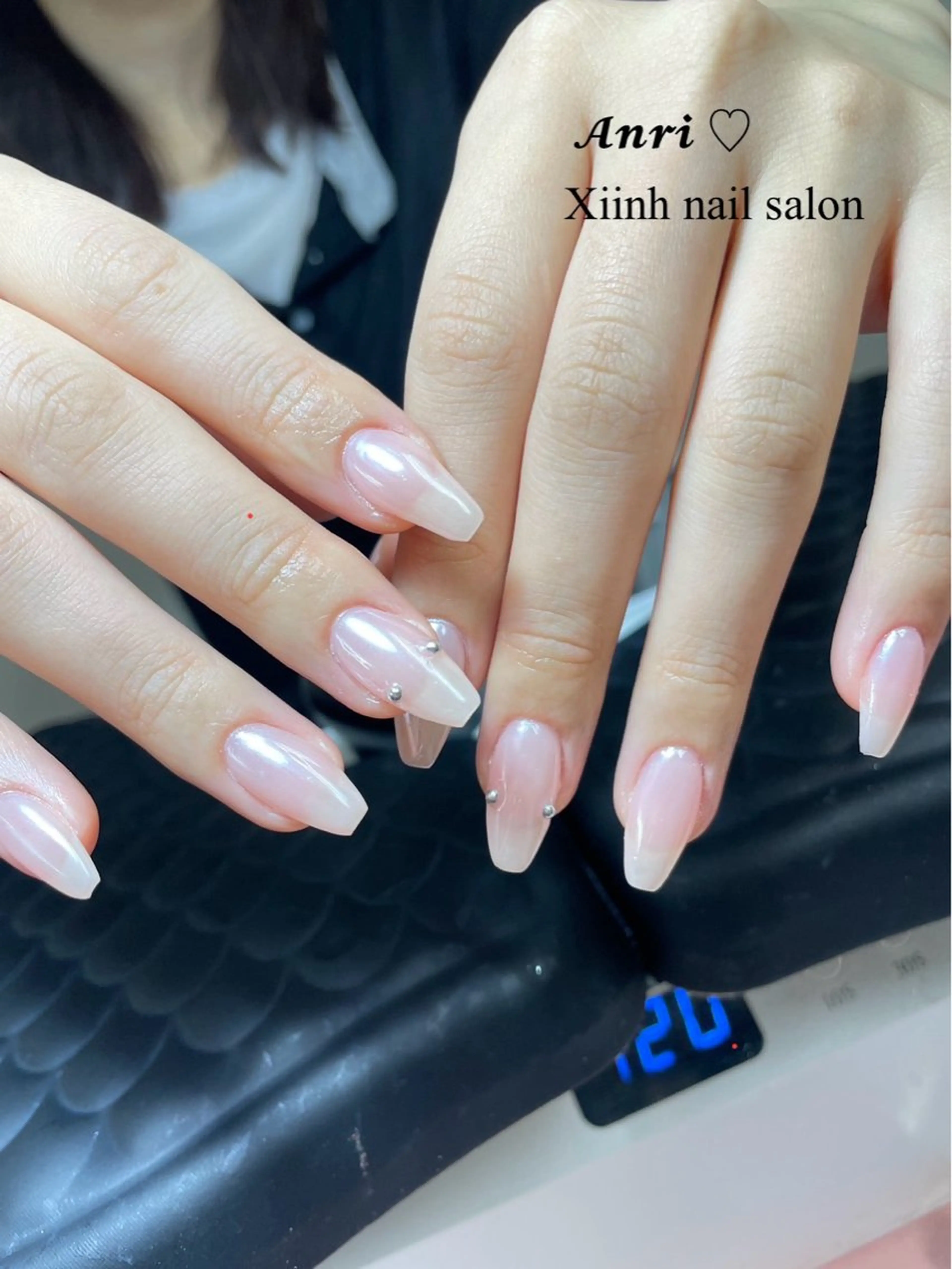 ネイル チークネイル 長さ出し フットネイル ジェルネイル 卒業式 𝓐𝓷𝓻𝓲 XiinhNailのネイルデザイン