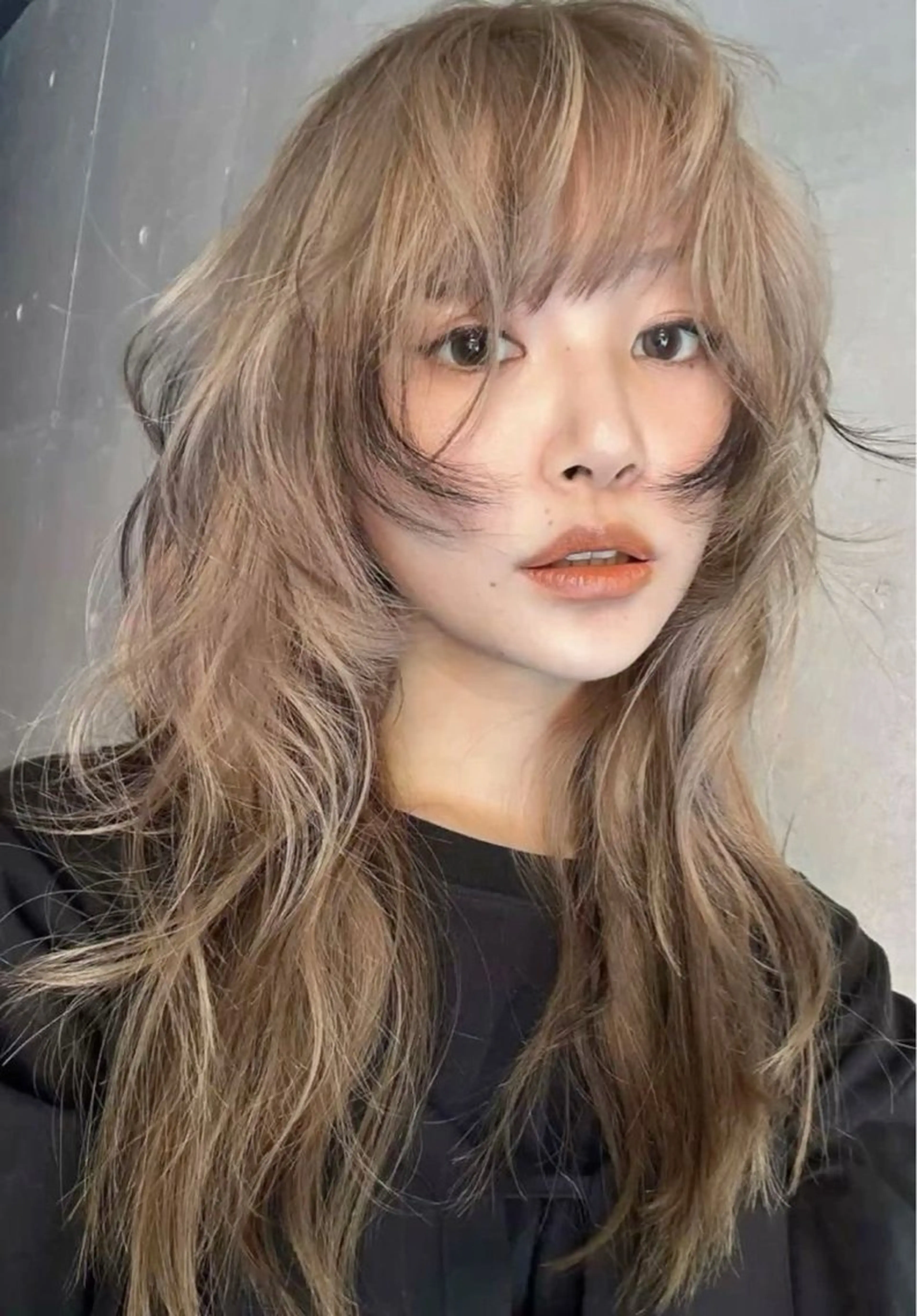 セミロング カラー ベージュカラー ブリーチ 透明感カラー ハイトーンカラー 栄/レイヤーカット /オリーブ/傑🦥のヘアスタイル