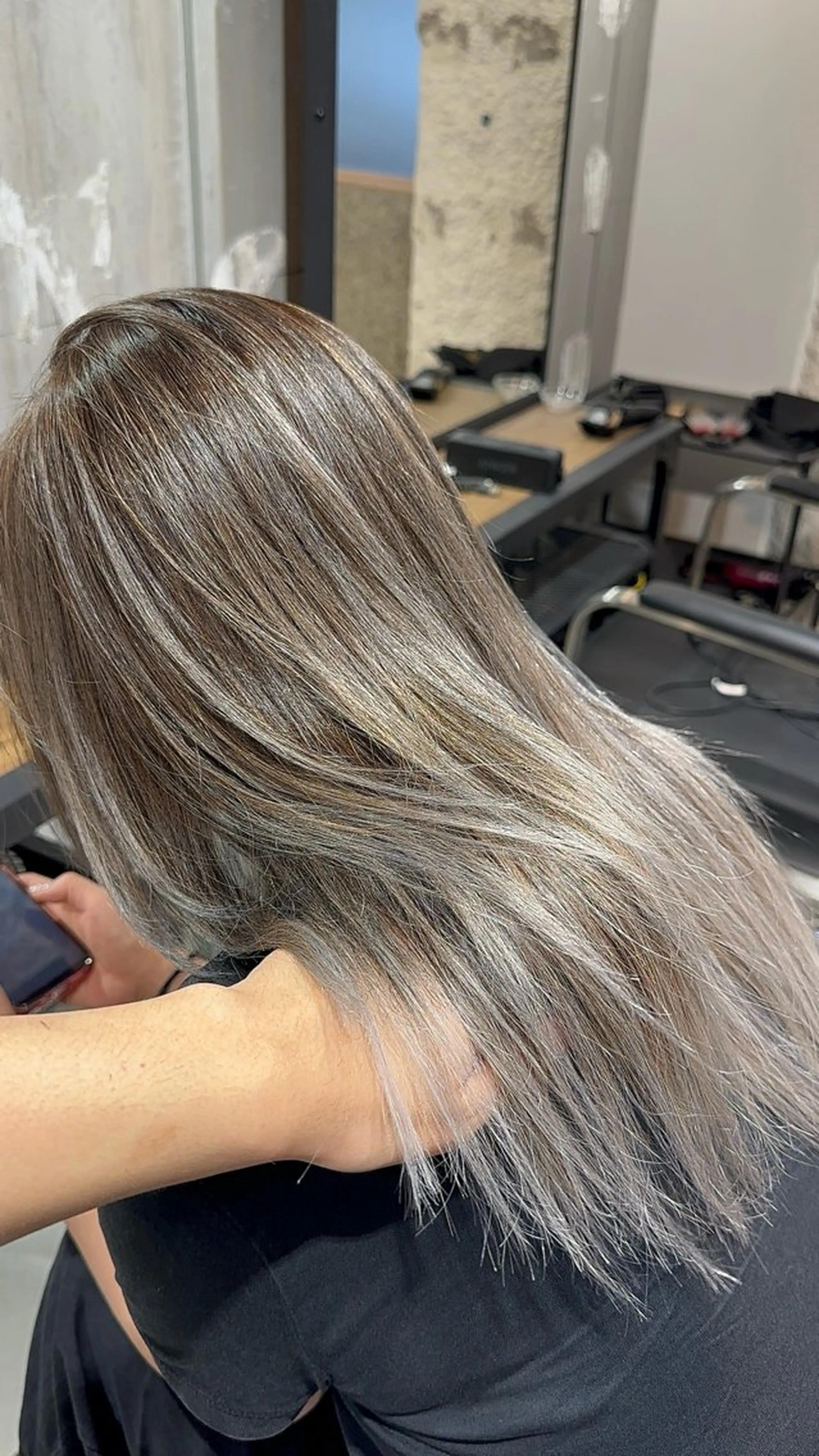 セミロング カラー ヘアアレンジ カット ヘアカラー トリートメント 久米 治仁のヘアスタイル