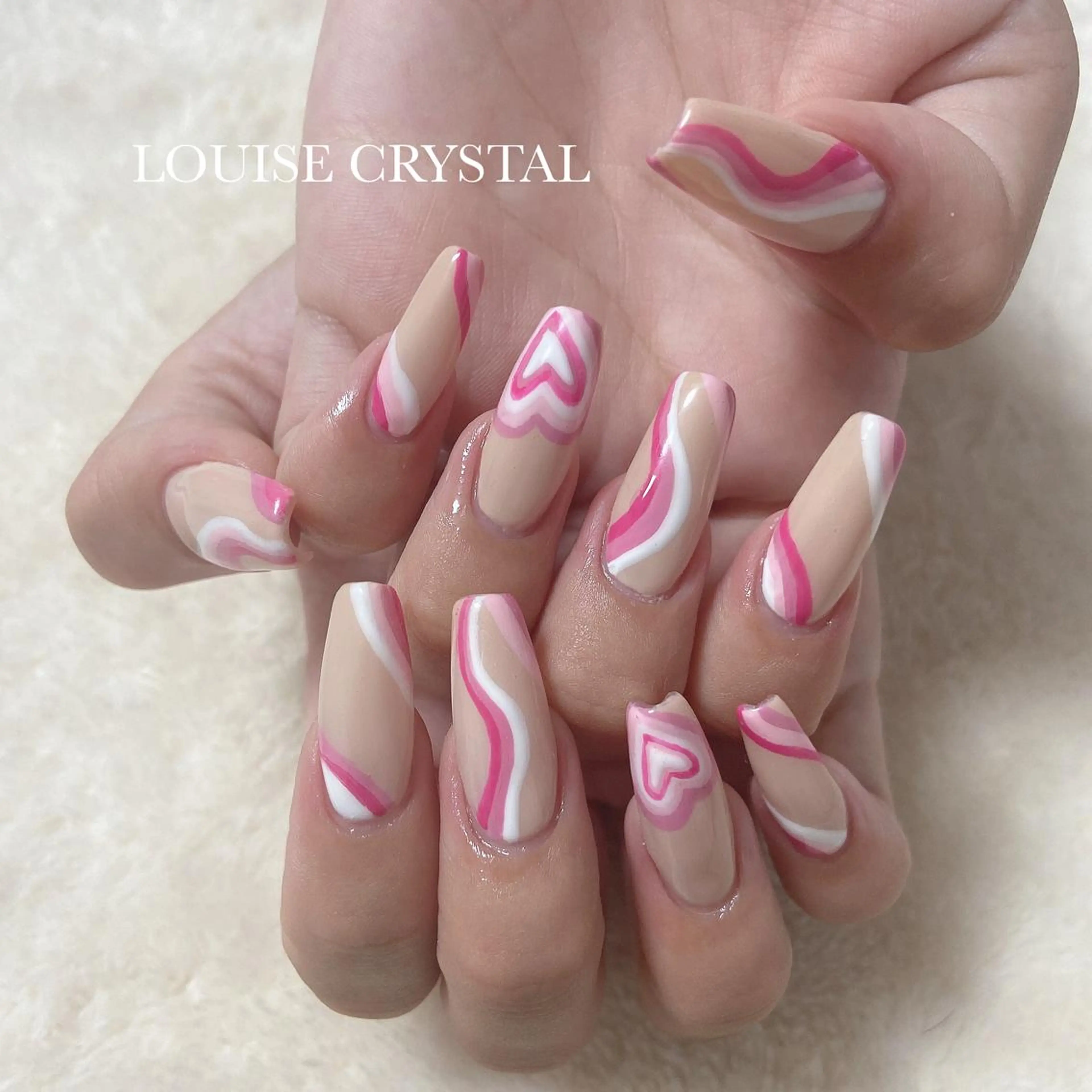 ネイル ハンドネイル LOUISE CRYSTALのネイルデザイン