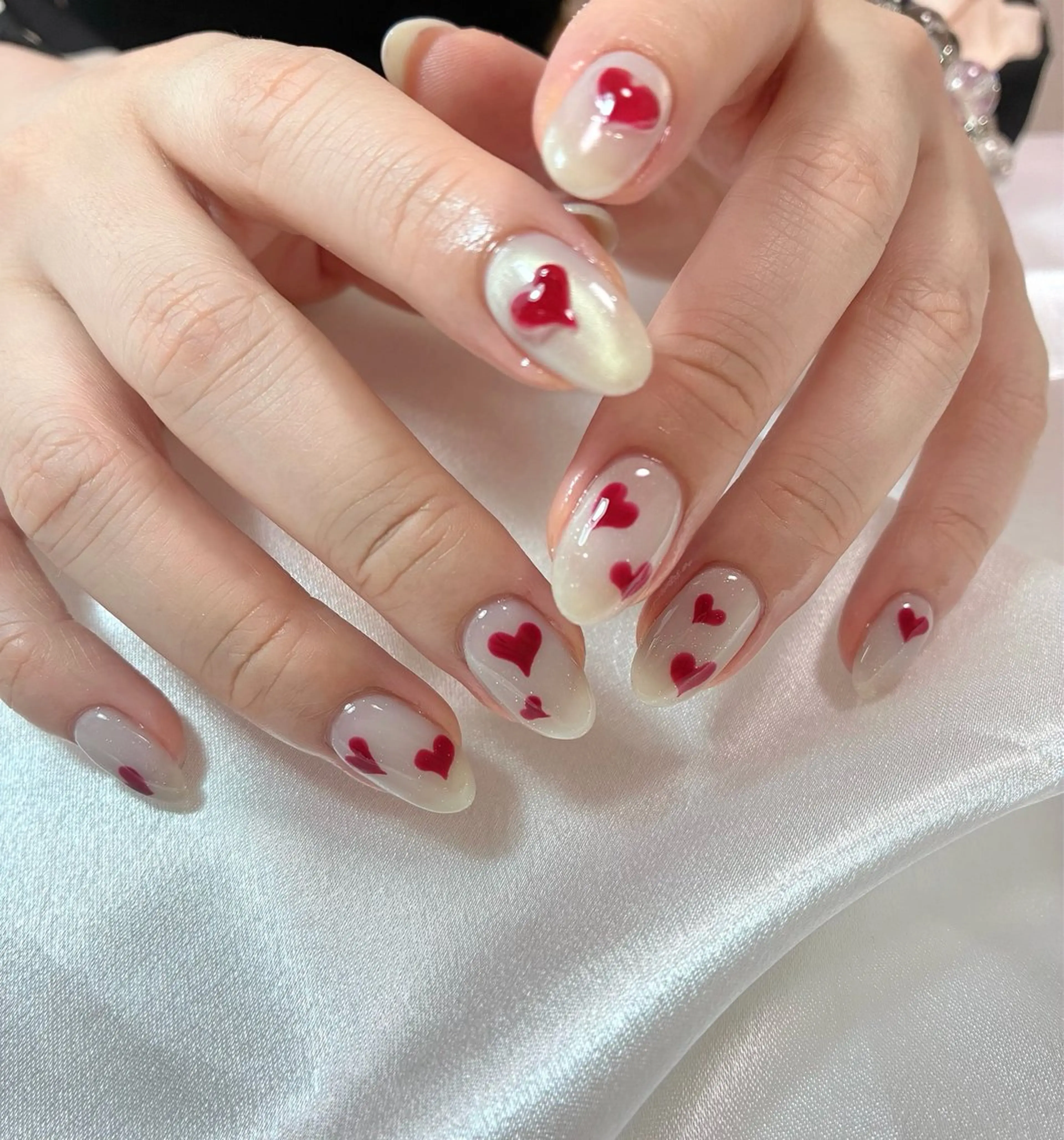 ネイル ハート ハンドネイル 伊藤 菜緒のネイルデザイン