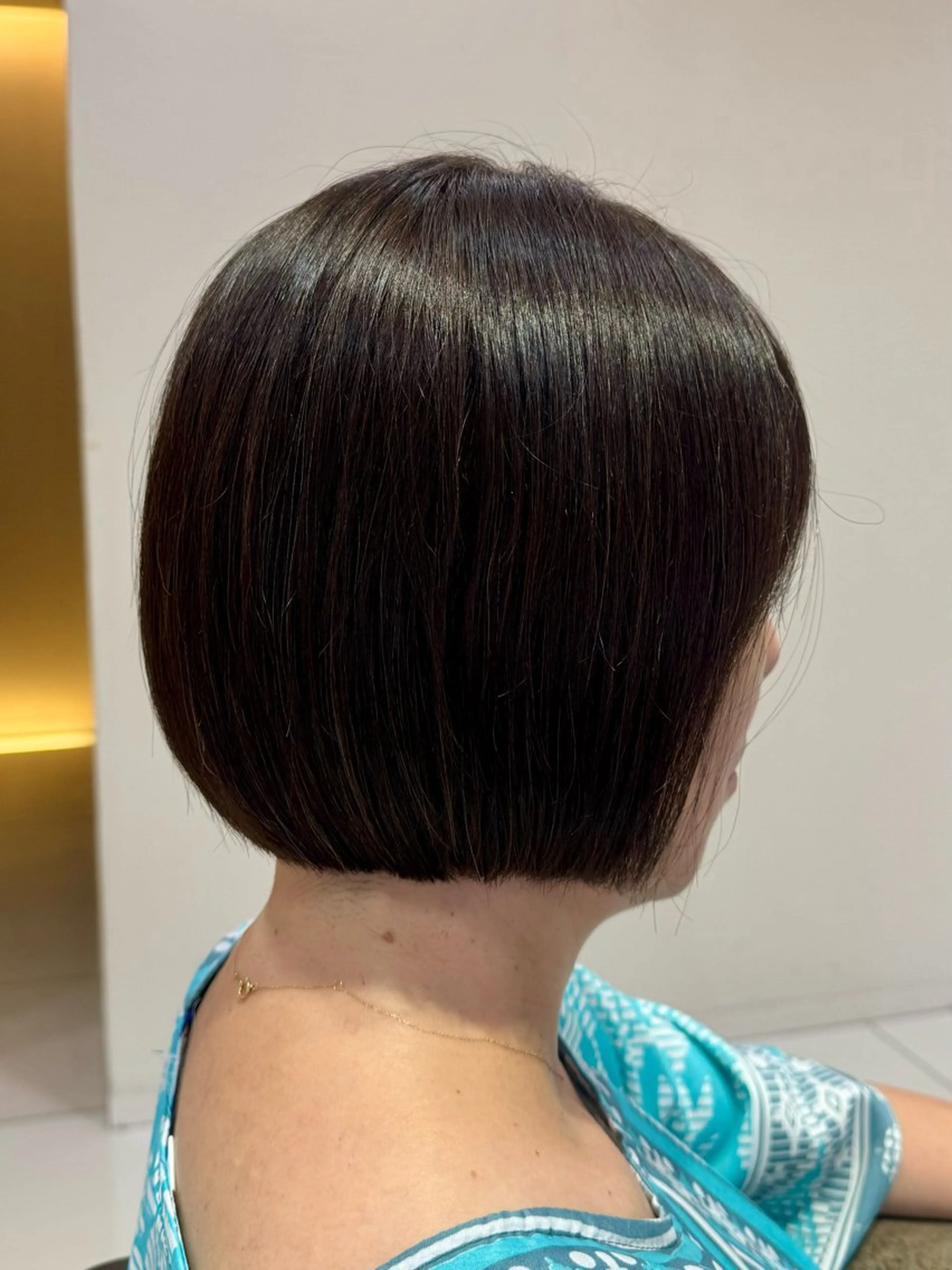 ショート 前下がりボブ ボブ 暖色/レイヤーカット /艶髪/髪質改善/のマツエク・マツパデザイン