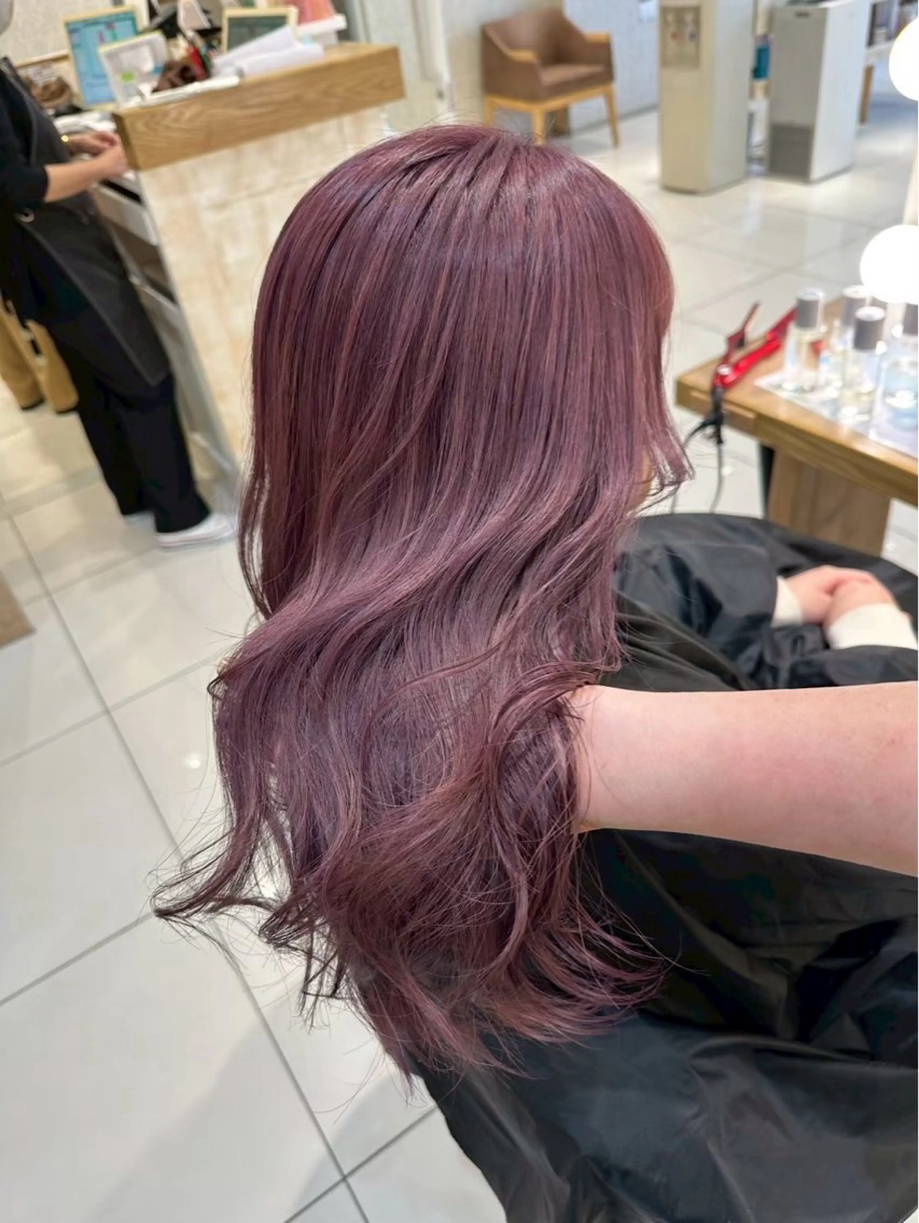 ロング 外人風ハイライト/ 艶カラーのヘアスタイル