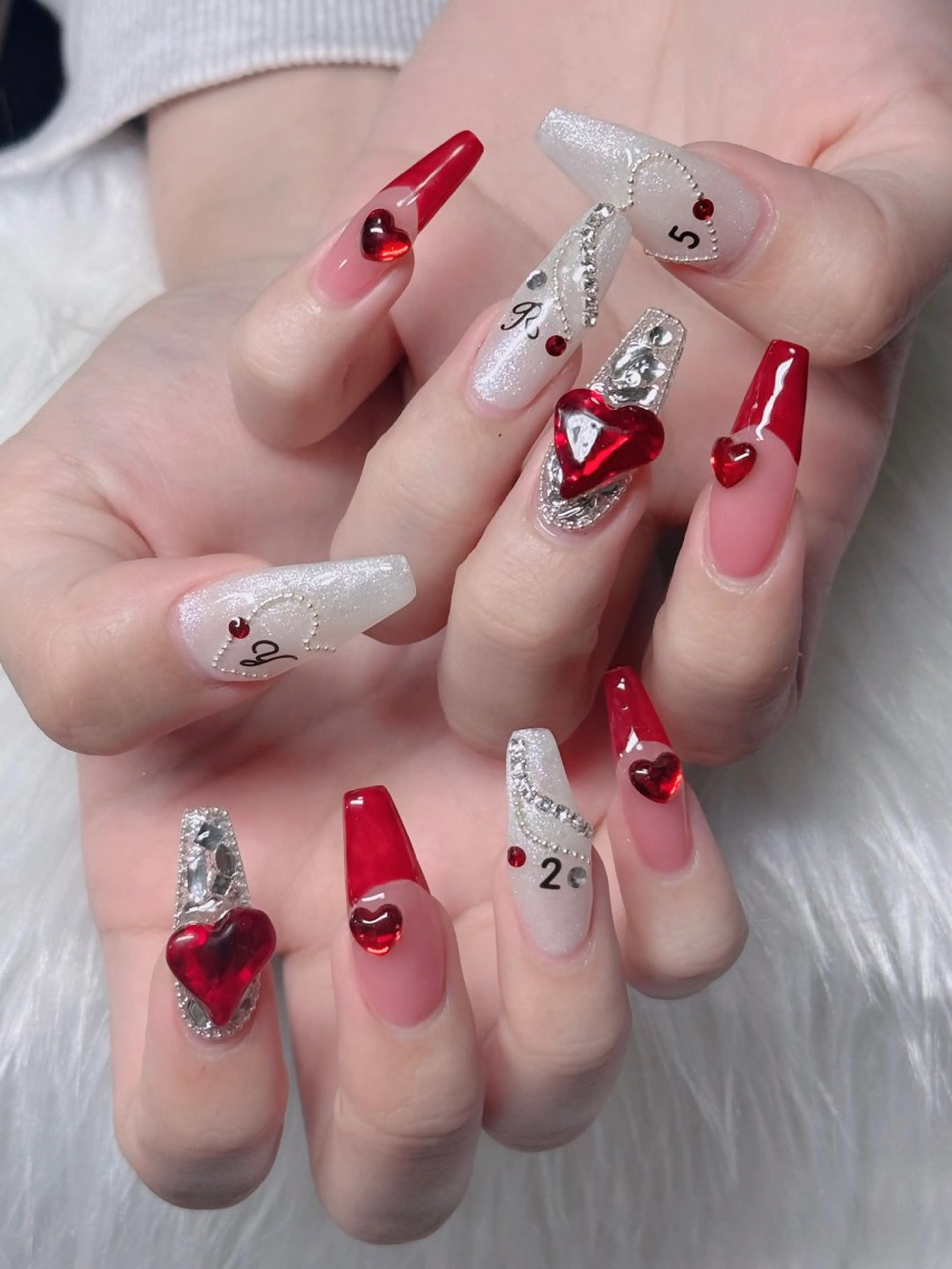 ネイル オーロラネイル フレンチネイル ジェルネイル ハロウィン キラキラネイル H.baby Nail Salonのネイルデザイン
