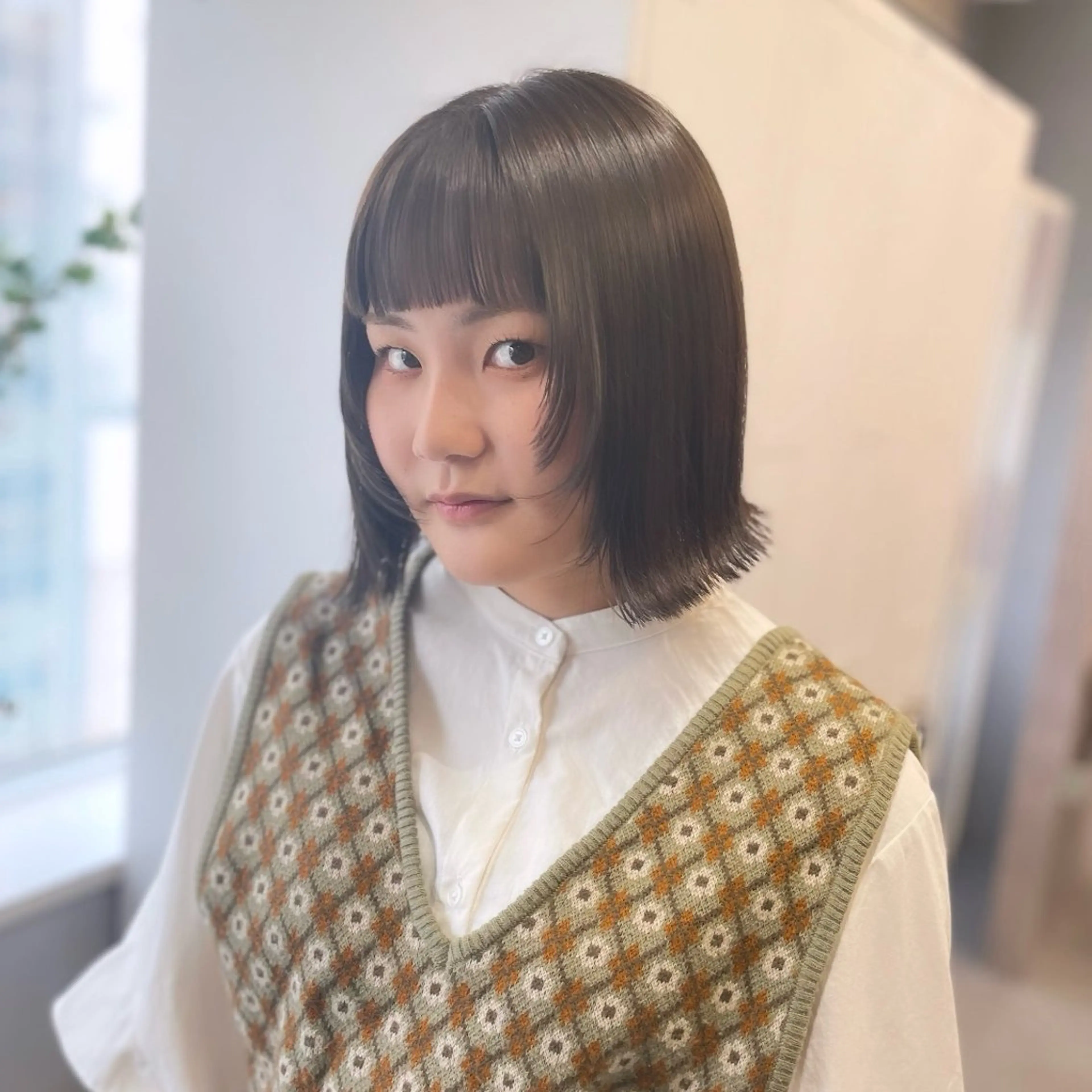 ミディアム カラー ブリーチ ショコラグレージュ 透明感カラー グレージュ ブリーチなしカラー カット ヘアカラー Rui/透明感カラー 暖色/レイヤーカットのヘアスタイル