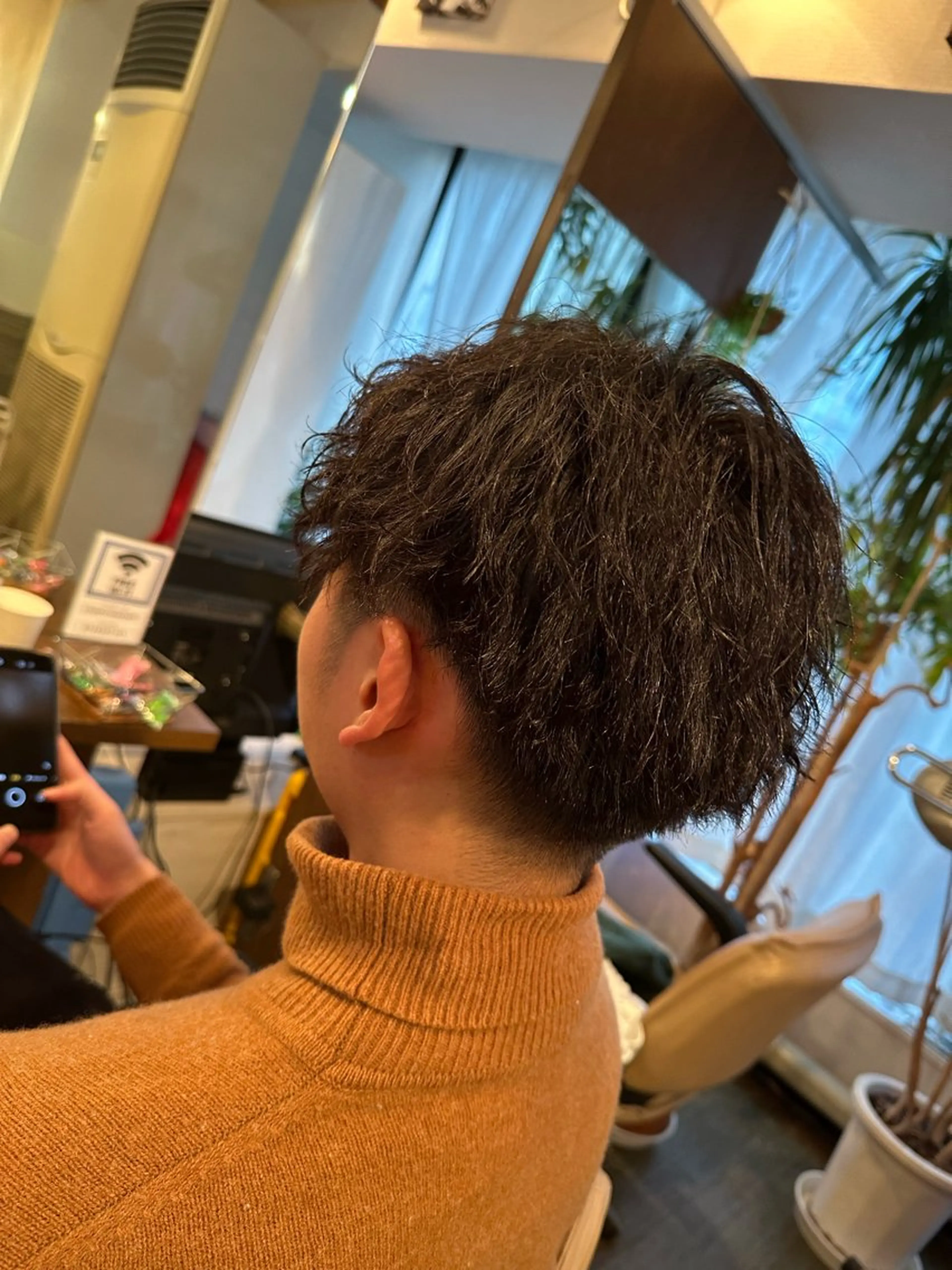 パーマ メンズ coupe ciseauxのヘアスタイル