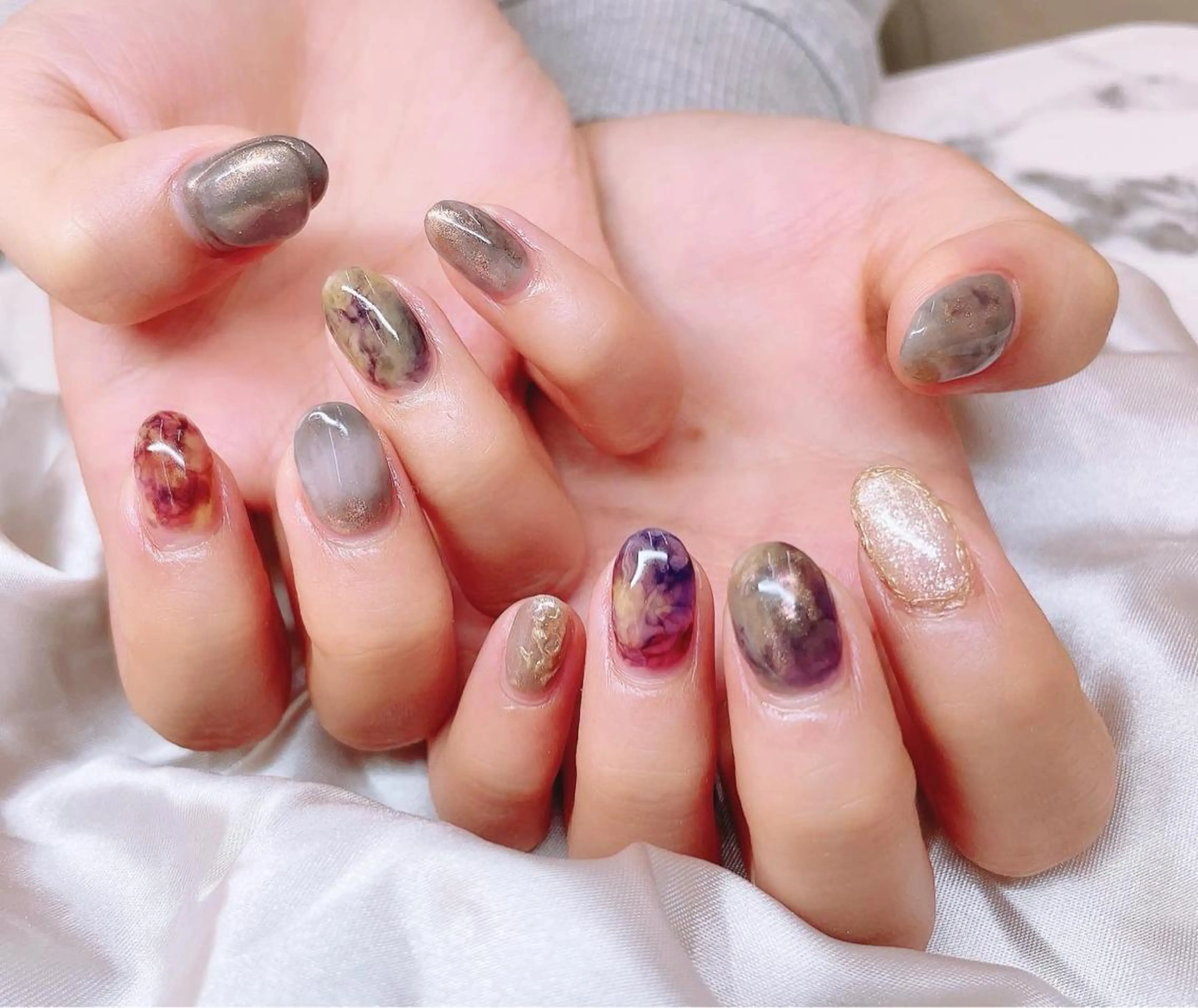ネイル ブラウン ジェルネイル ゴールド ハードジェル ロングネイル Lilas Nailのネイルデザイン
