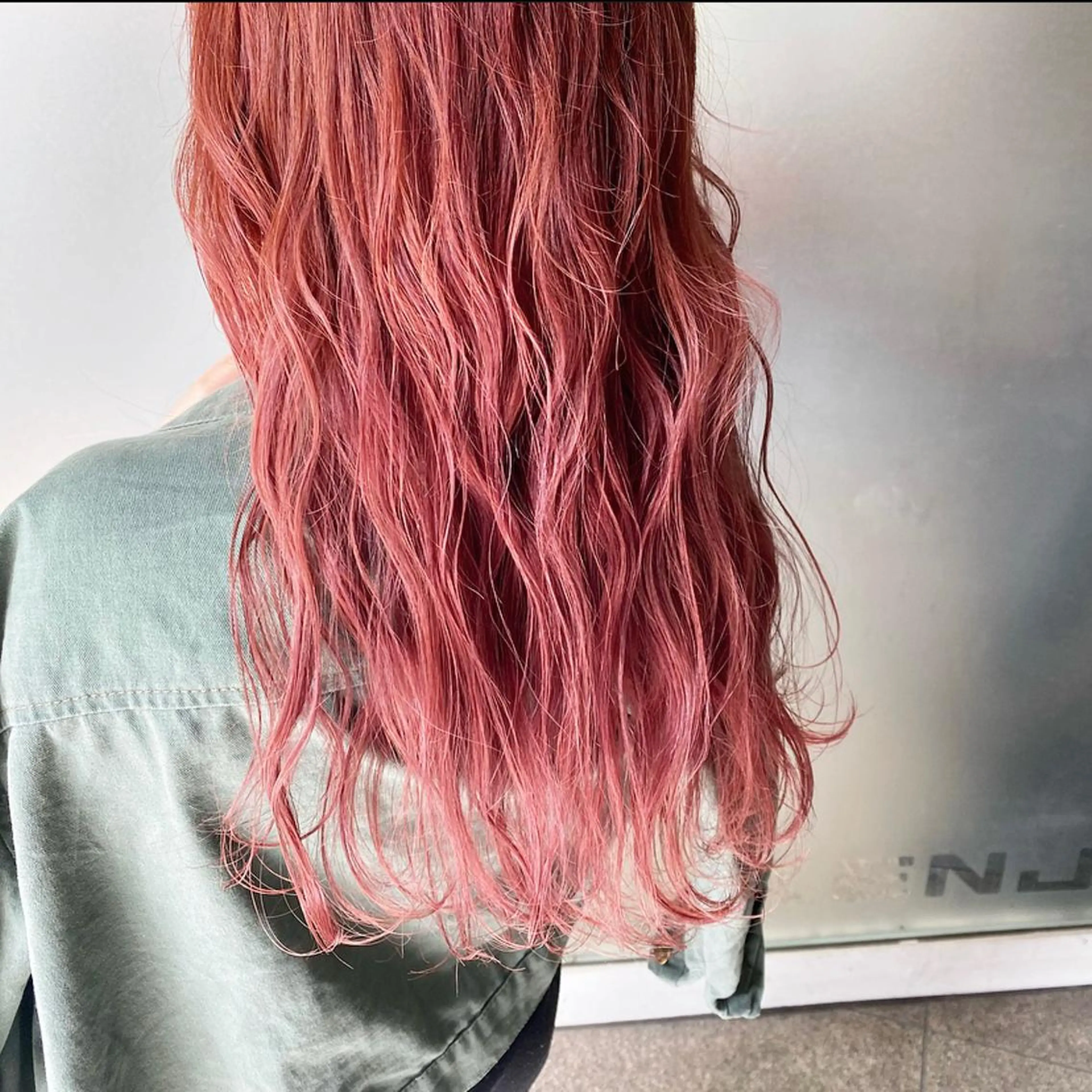 ロング カラー 滝本 里実のヘアスタイル