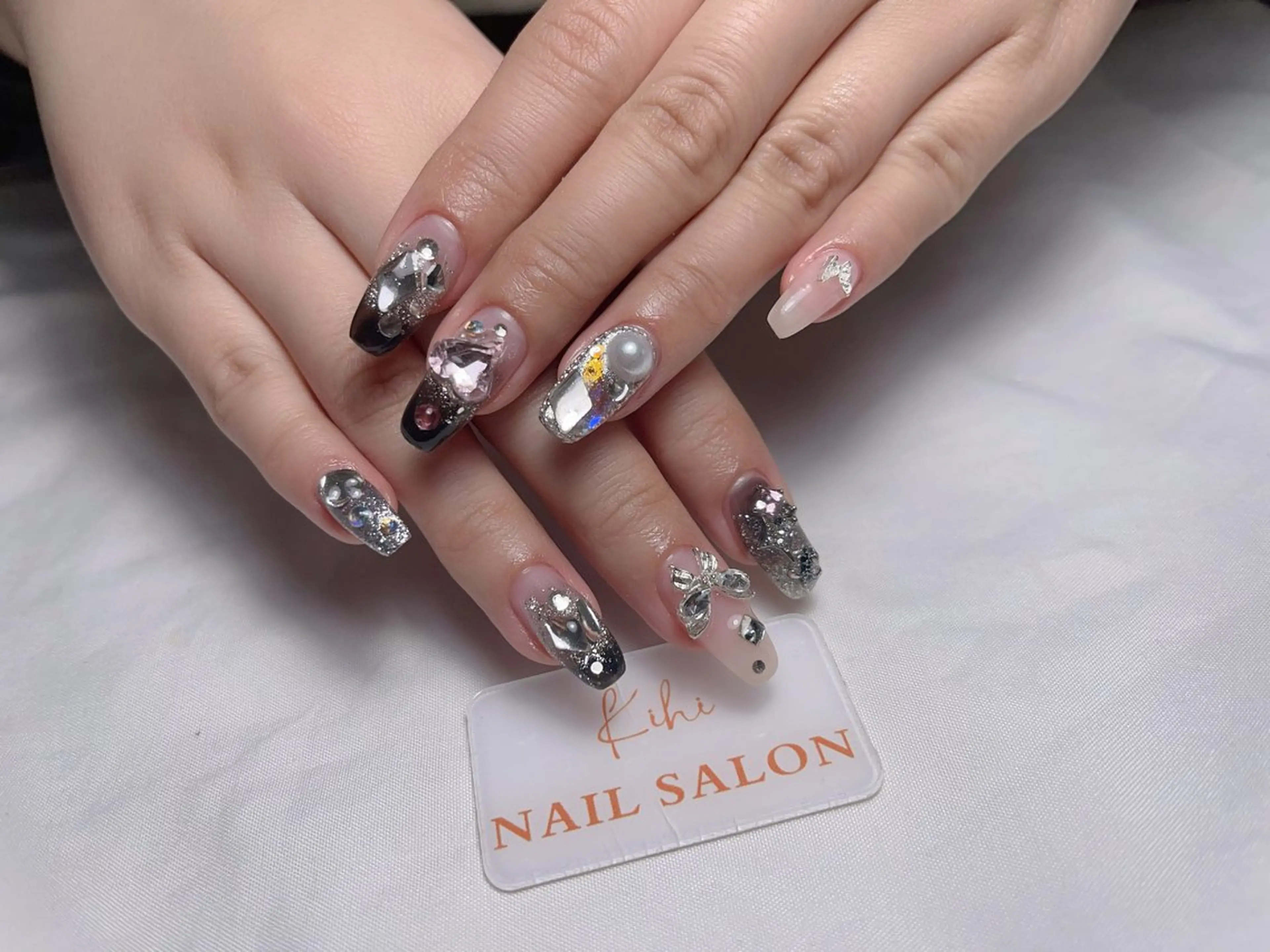 ネイル アートネイル フレンチネイル ジェルネイル グラデーション 韓国ネイル ハンドネイル 💕鈴木ユリ パラジェル/オフ無料のネイルデザイン