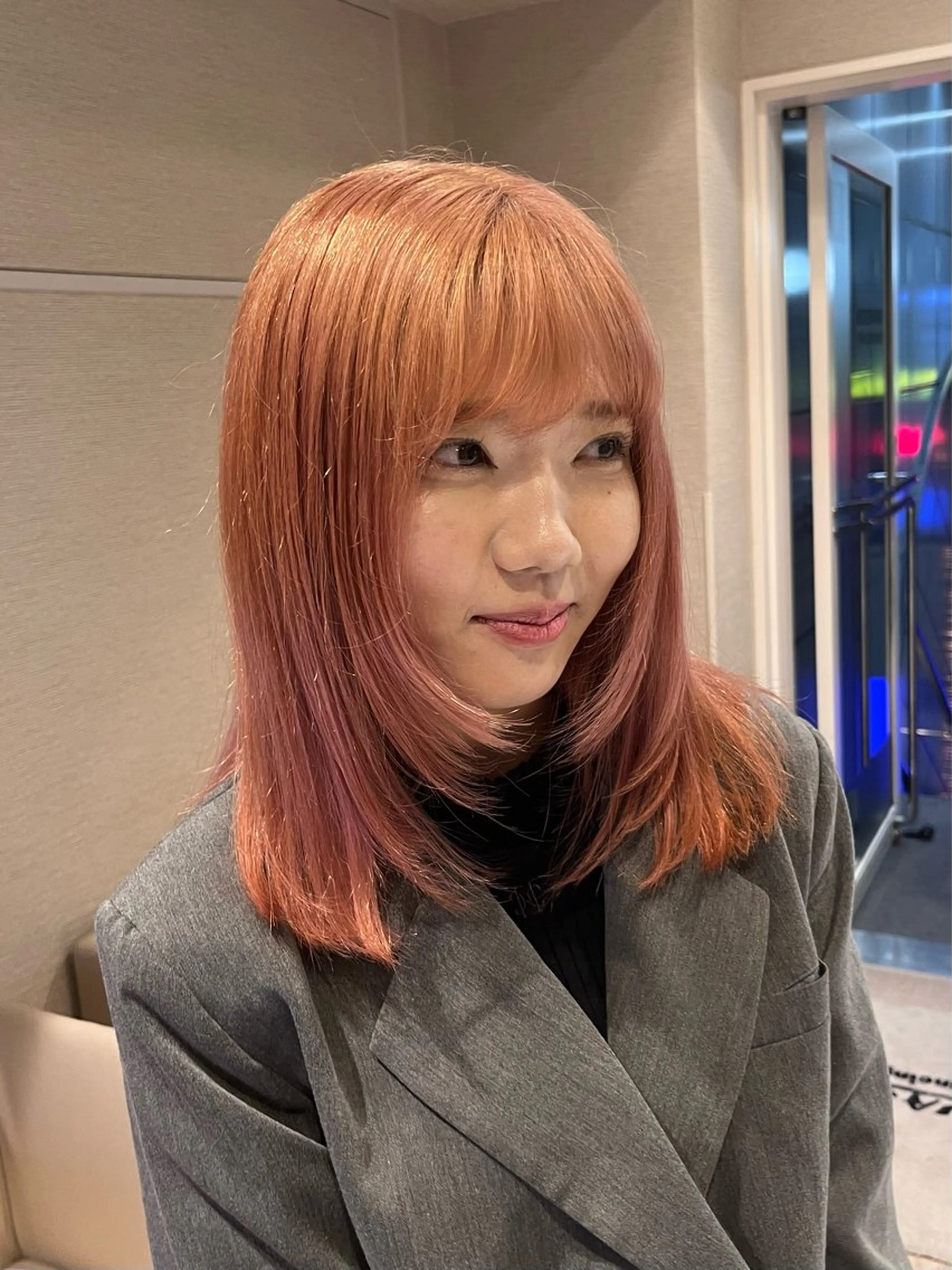 セミロング 顔まわりレイヤー 顔周りカット レイヤーカット dogstar小林諒 パーマ/レイヤーのヘアスタイル