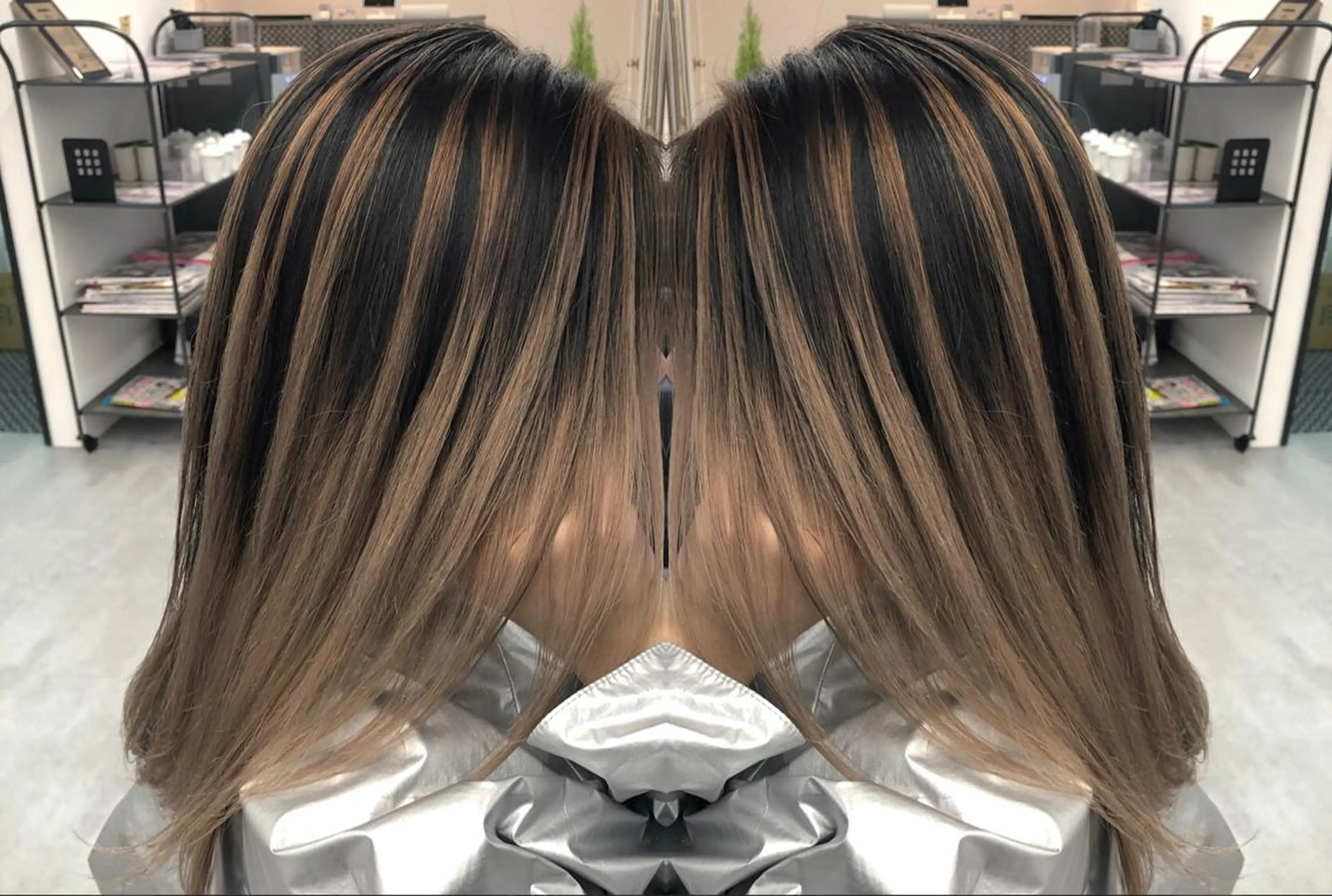 セミロング カラー ヘアアレンジ バレイヤージュ デザインカラー ハイライトカラー ハイライト レイヤーカット アンドウ ユウ/ レイヤーカット/韓国のヘアスタイル