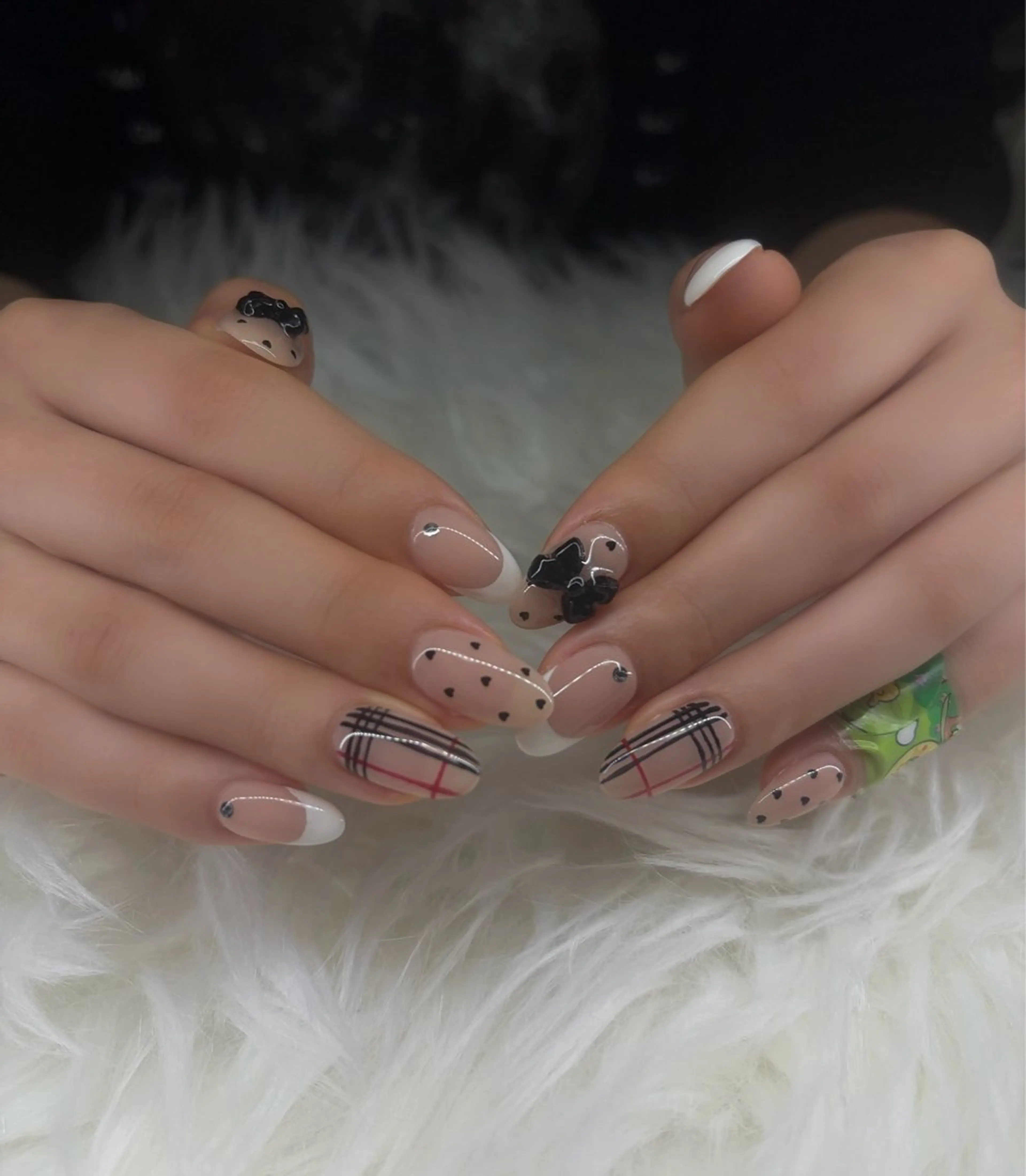 ネイル e.b.mimi Wakanaのネイルデザイン