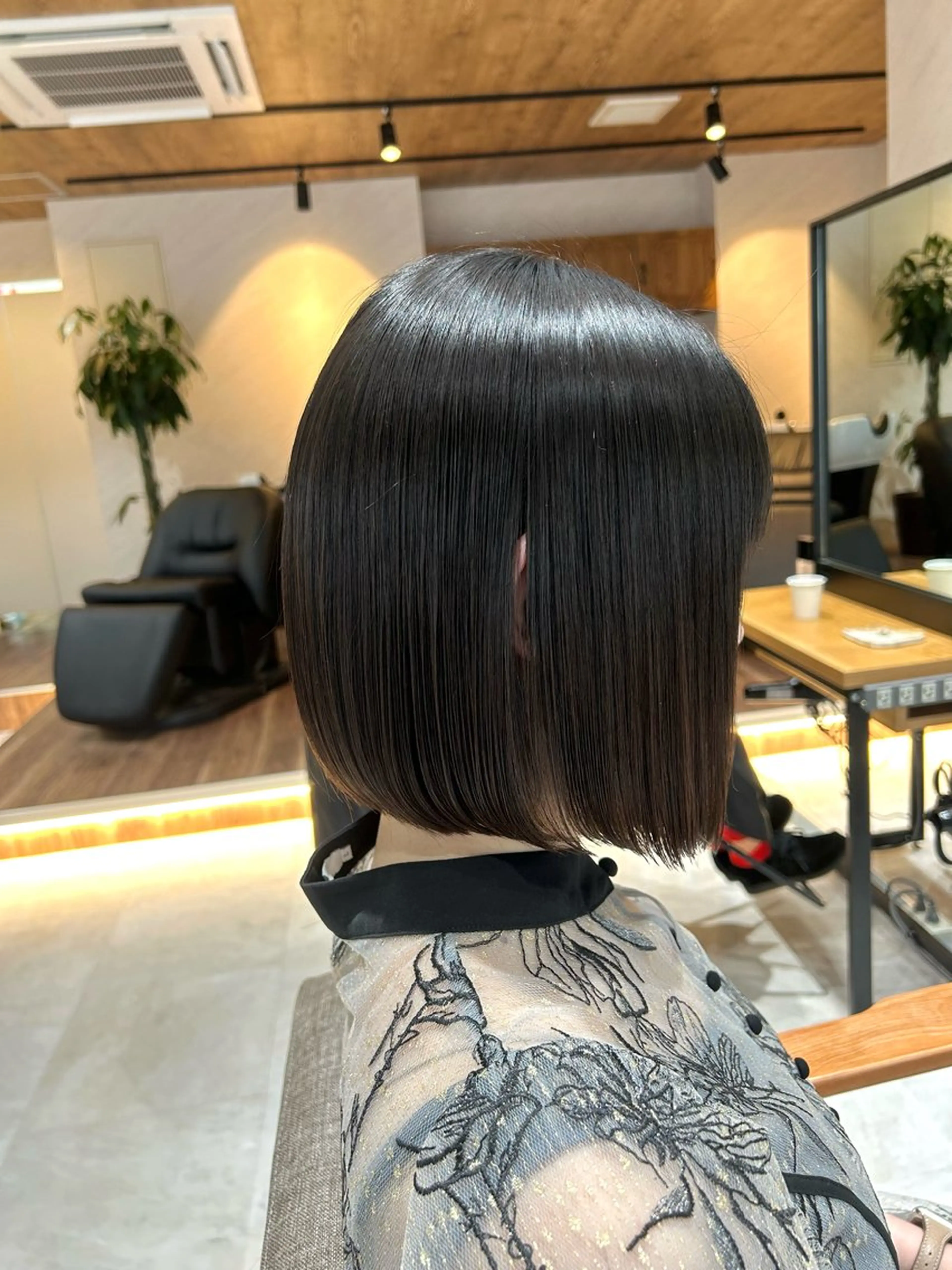 ミディアム ボブ 🌷横浜/レイヤー /艶カラー🌷のヘアスタイル