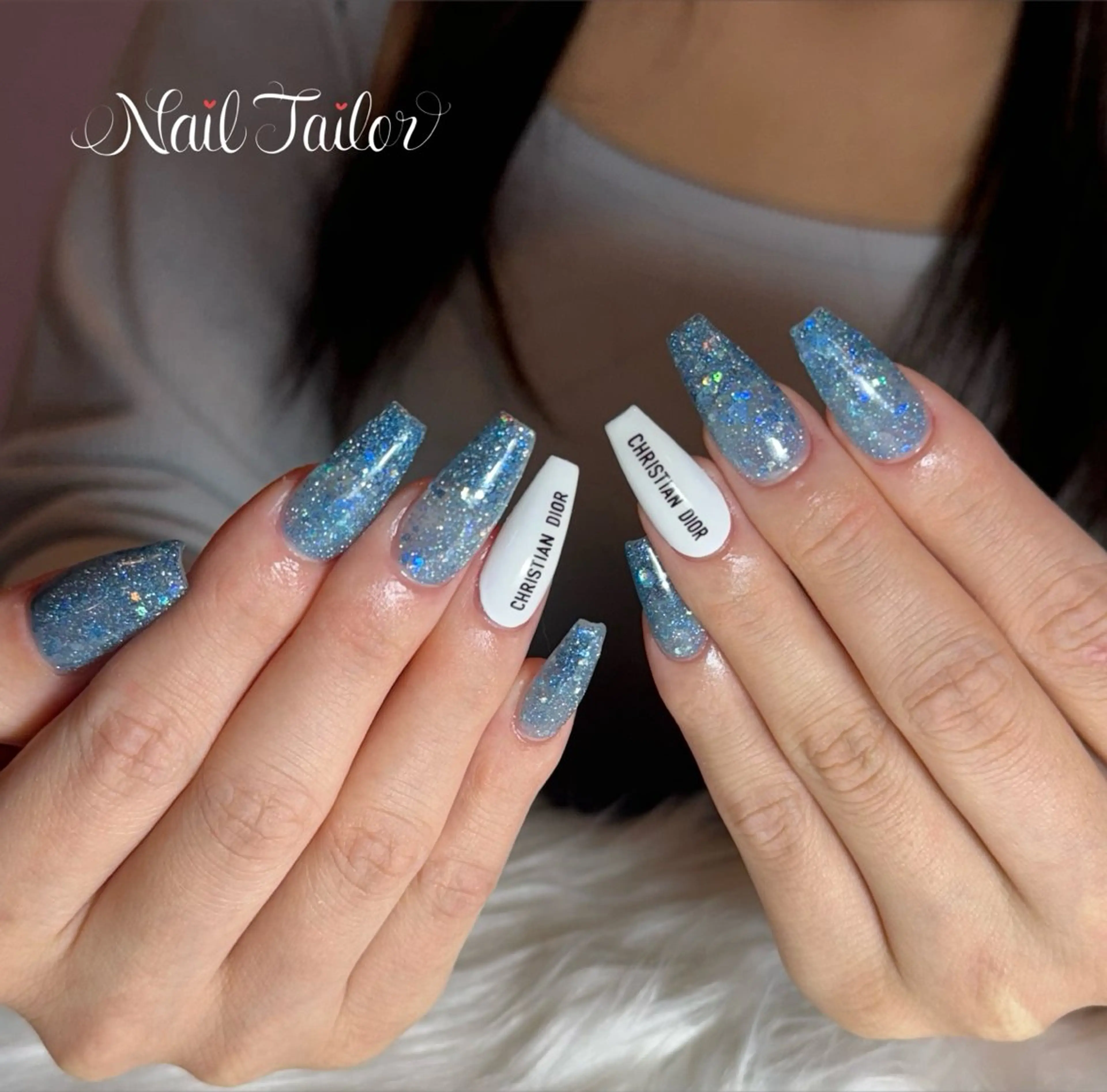 ネイル 長さ出し ホログラムネイル キラキラネイル ラメ(グリッター) 水色 NailTailor ネイルテイラーのネイルデザイン