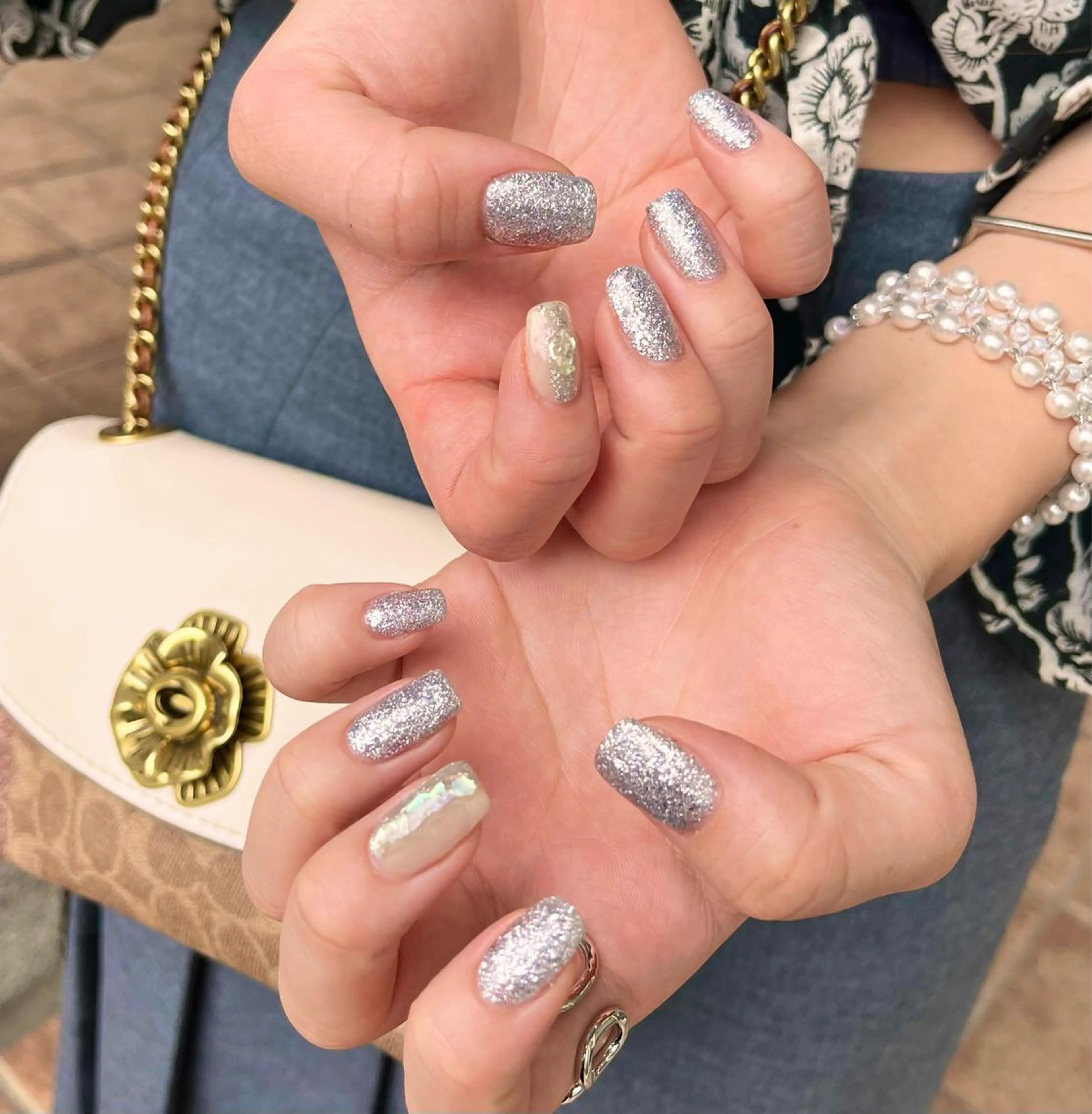 ミディアム ネイル アートネイル キラキラネイル ラメ(グリッター) ラメグラデーション ミラーネイル RIONnail Yurikaのネイルデザイン