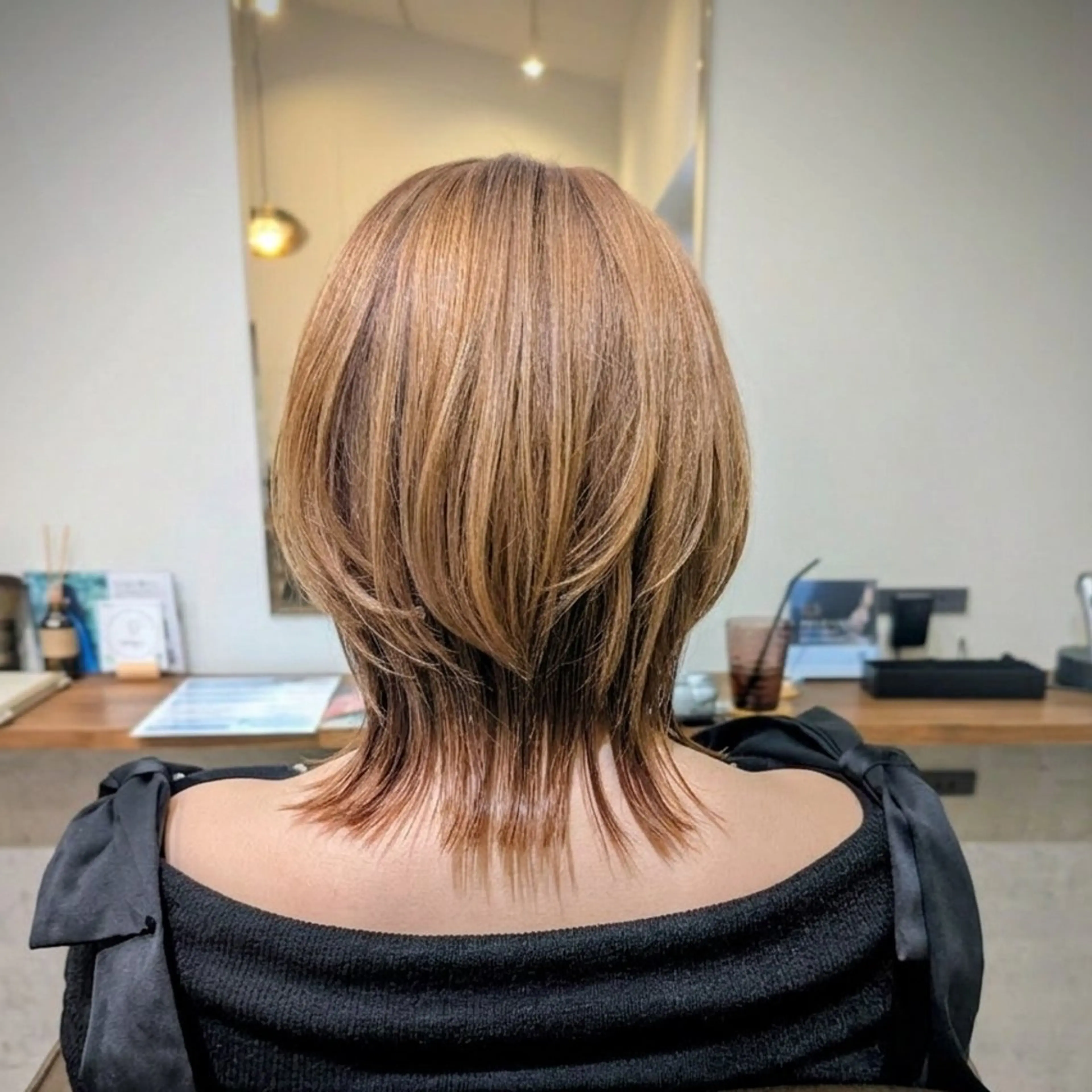 ミディアム ウルフカット 小川/高松市一宮町の サロン【delay】のヘアスタイル