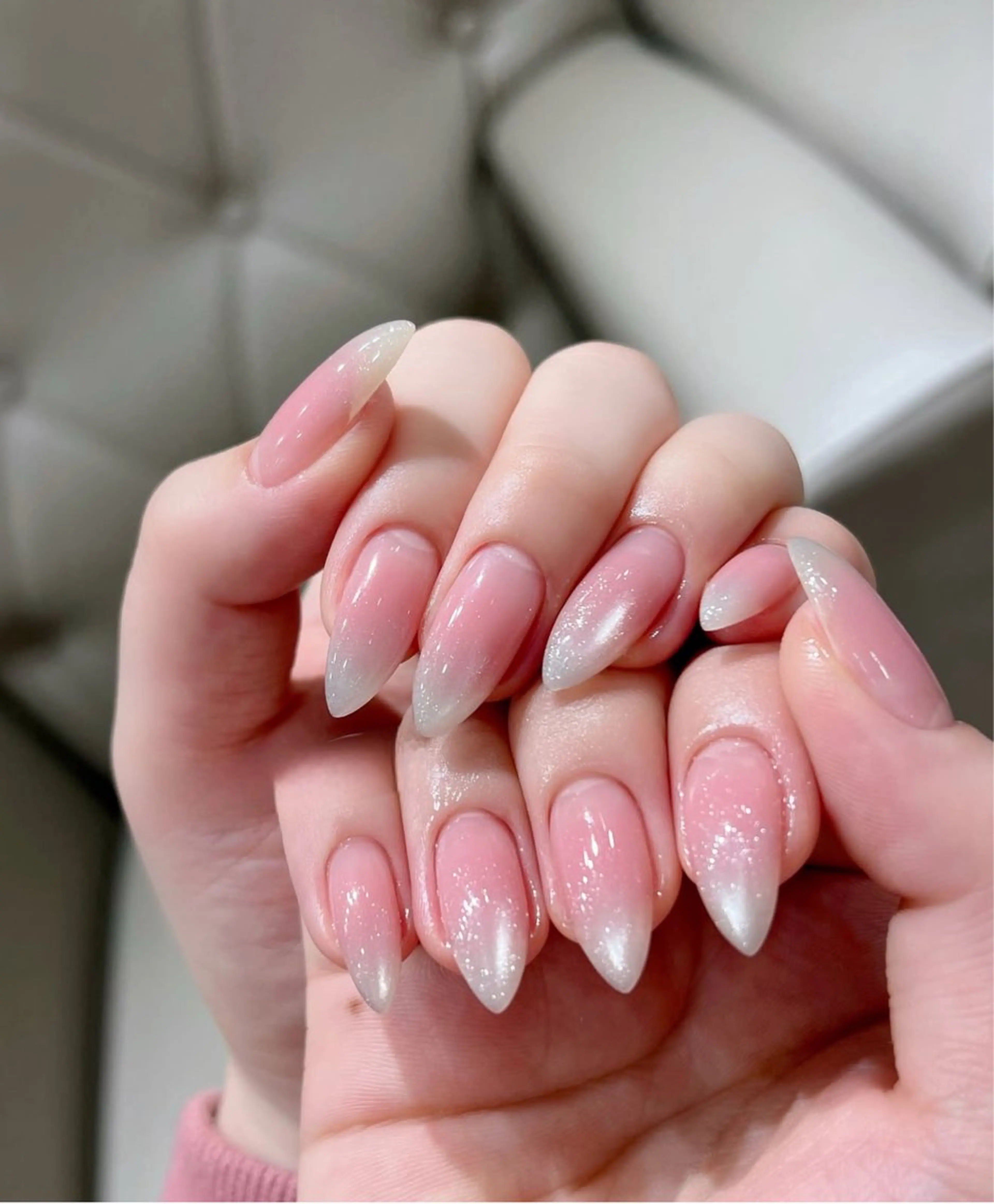 ネイル キラキラネイル マグネットネイル ぷっくりネイル 春ネイル ワンホンネイル ハンドネイル Lyna 池袋のネイルデザイン