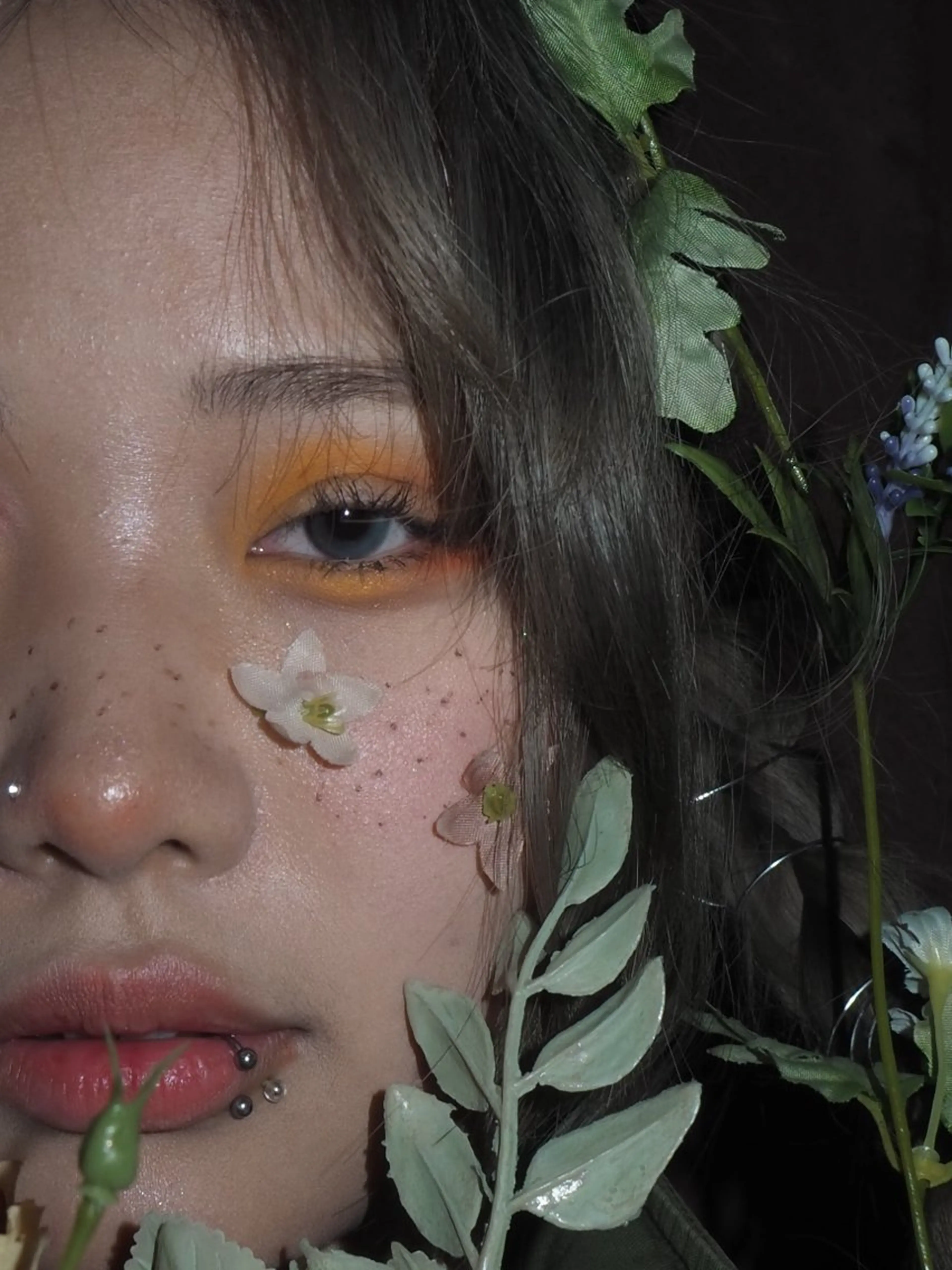 ハイトーン/デザイン カラー/複雑履歴葉月のヘアスタイル